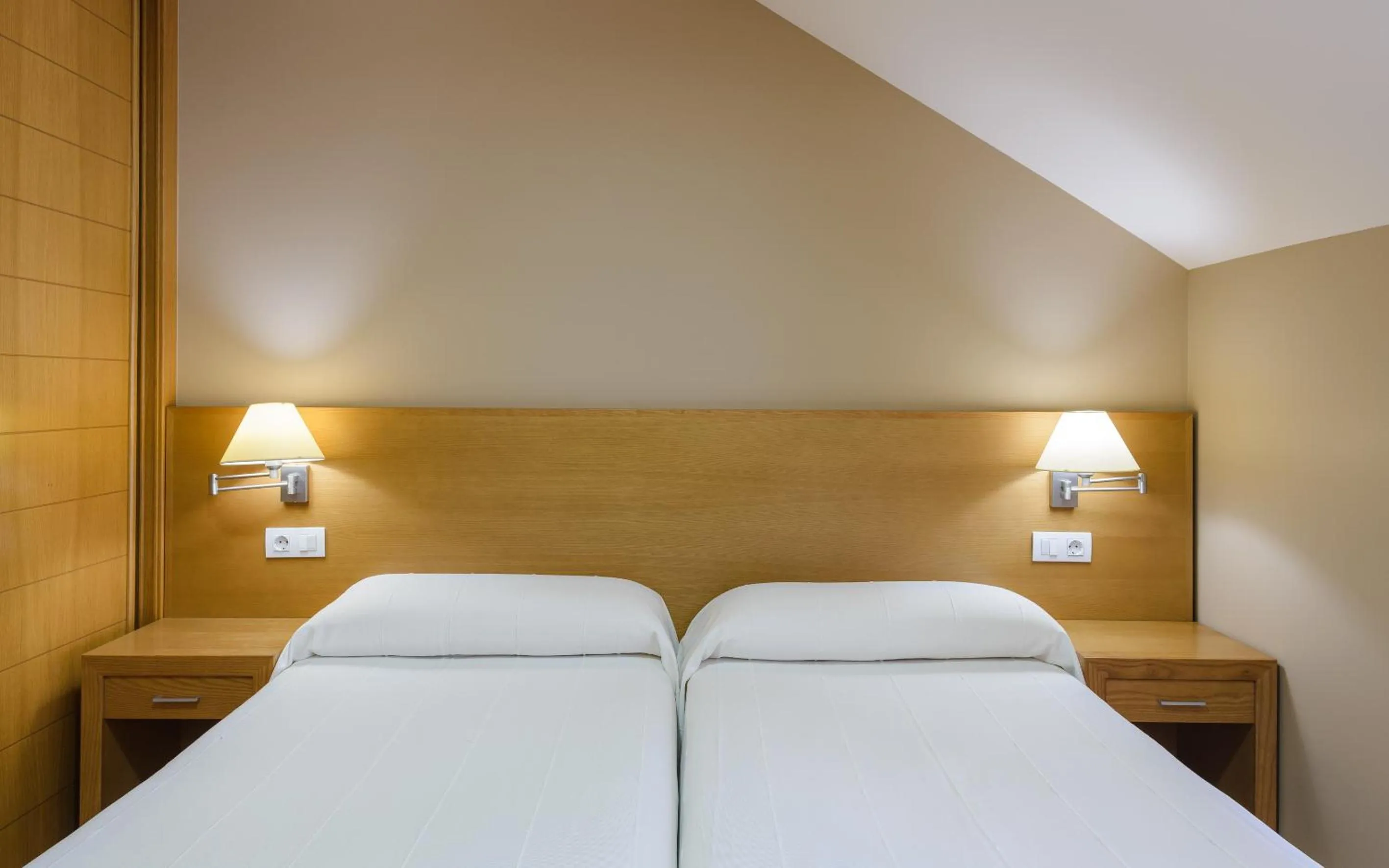 Bedroom, Bed in Apartamentos Trisquel