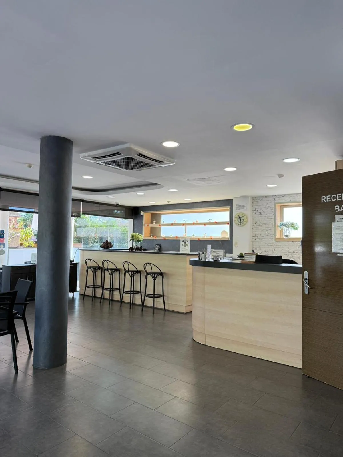 Lobby or reception in Hotel 170