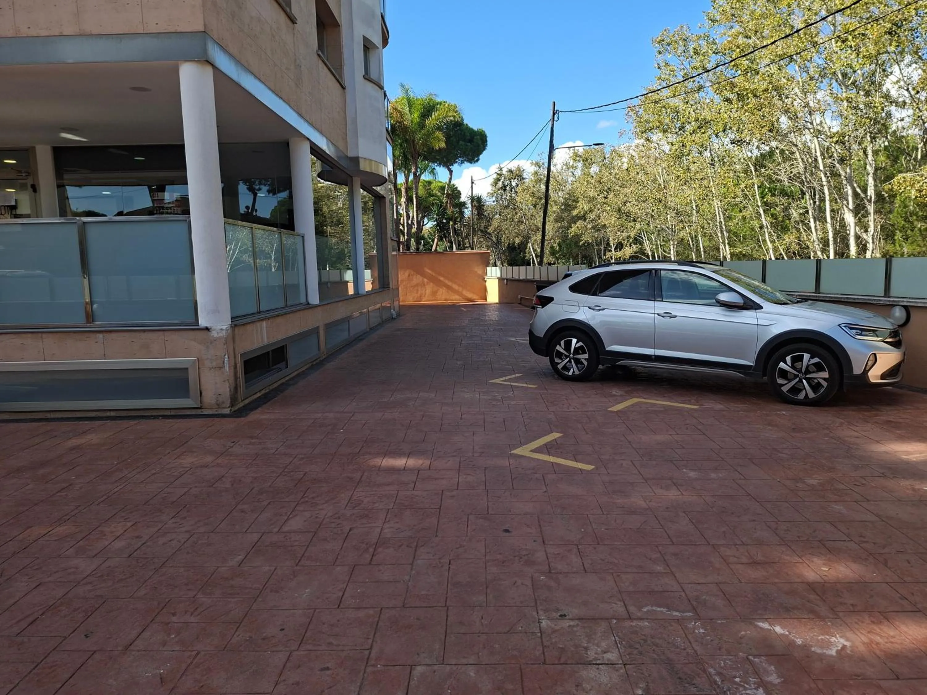 Parking in Hotel 170