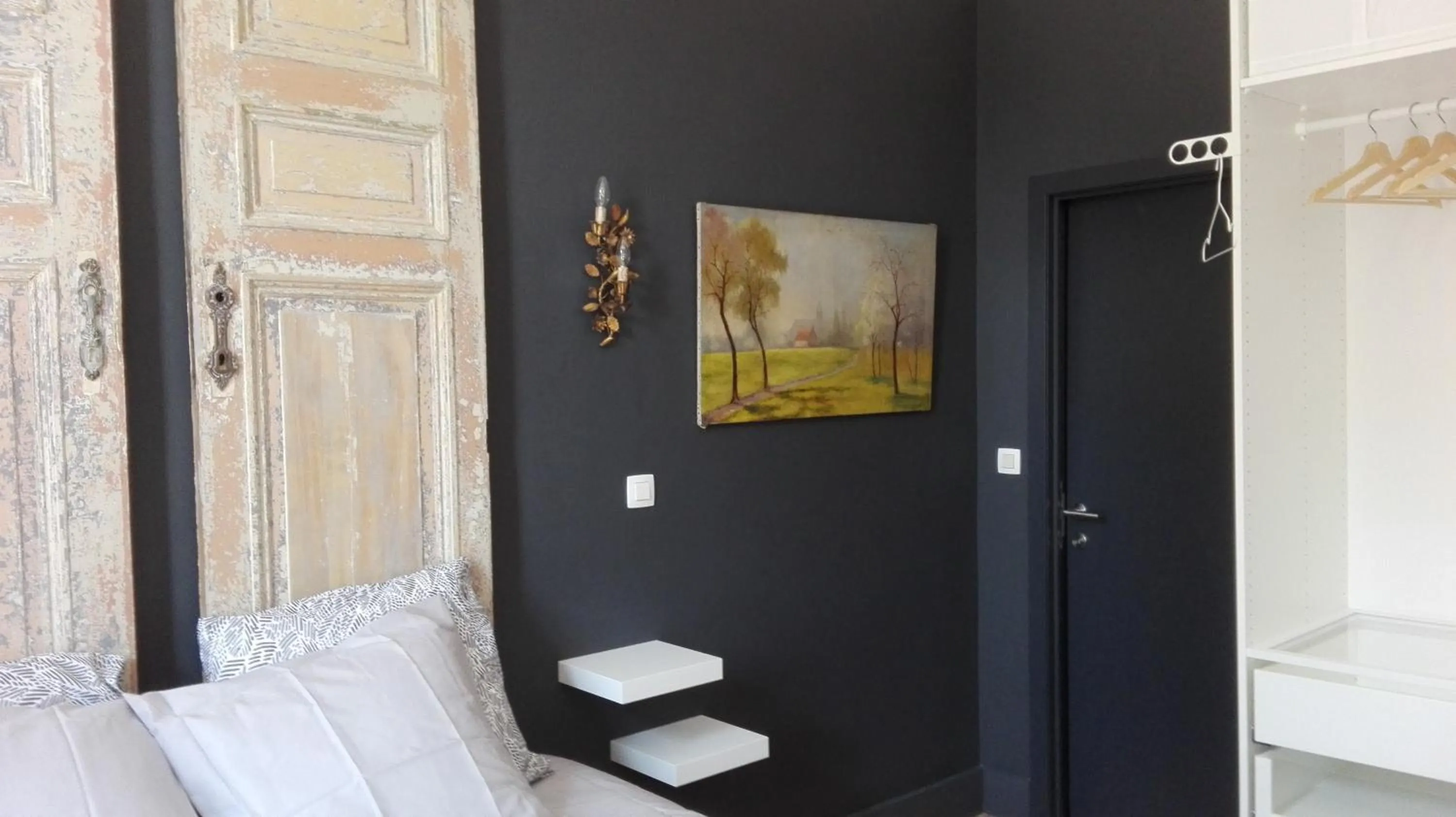 Decorative detail in Villa 36 B&B