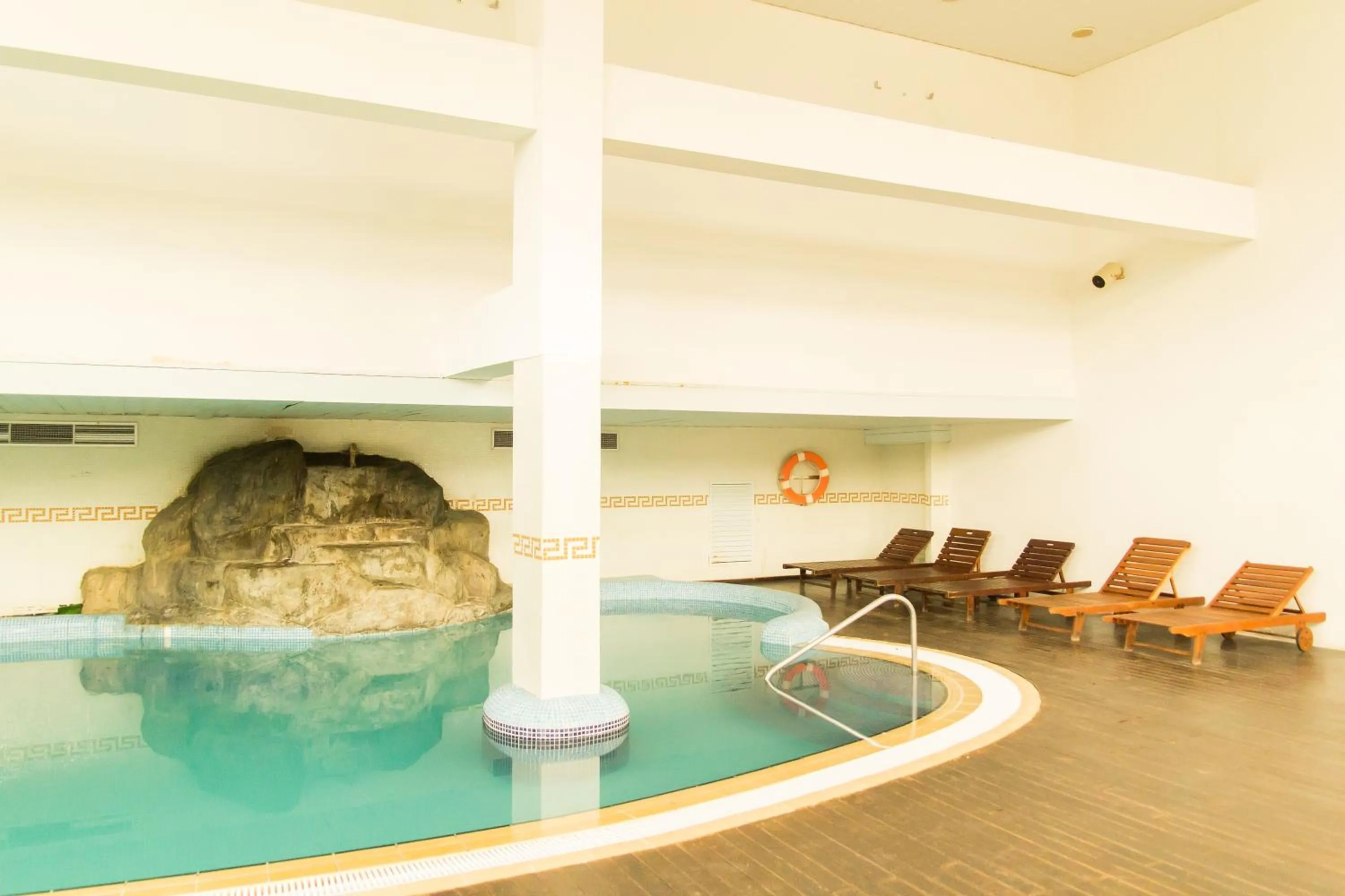 Swimming pool in Palas Pineda