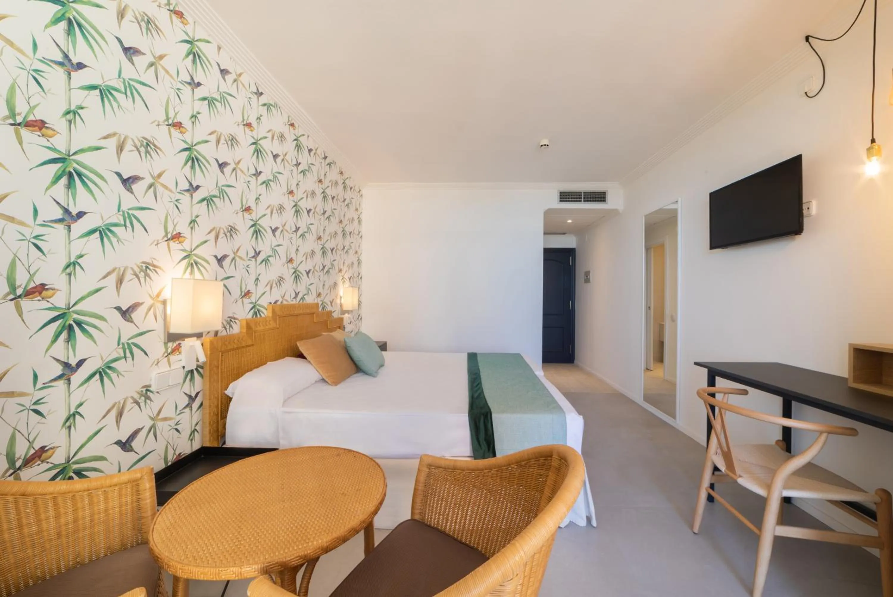 Photo of the whole room, Bed in Palas Pineda