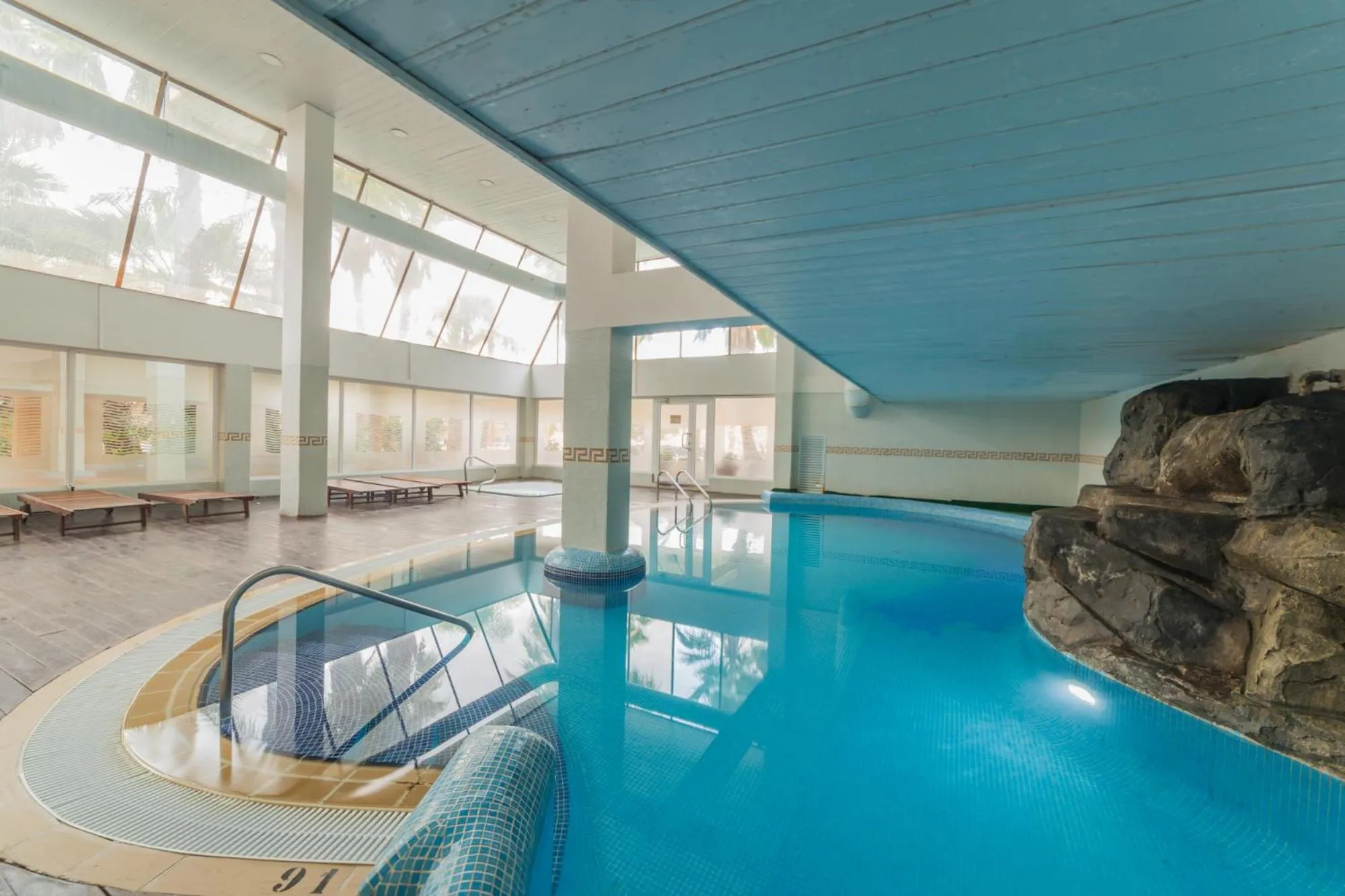 Hot Spring Bath in Palas Pineda