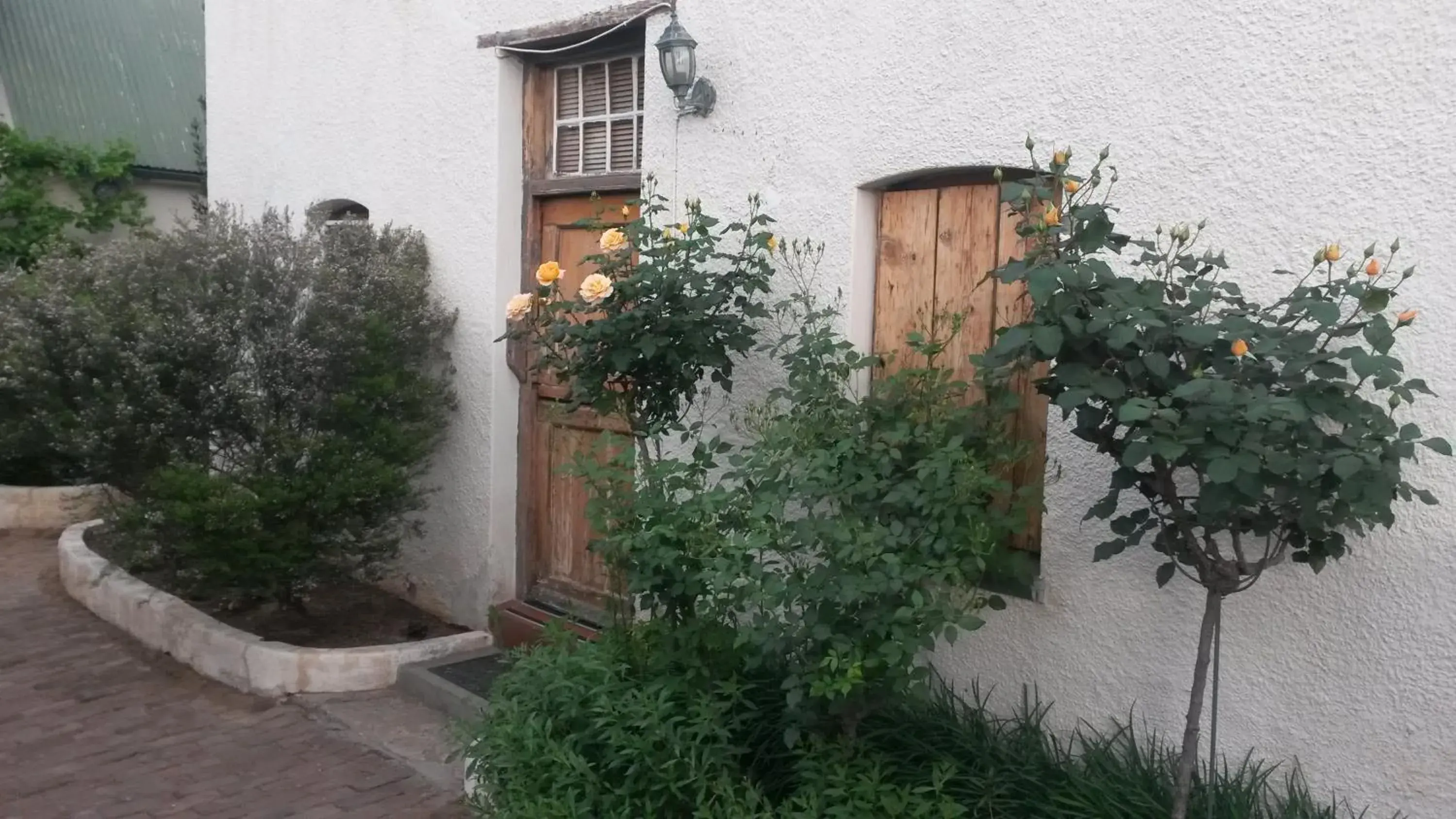 Family Room with Shower in NANNA ROUS' TOWN HOUSE Family Room with Shower in NANNA ROUS' TOWN HOUSE