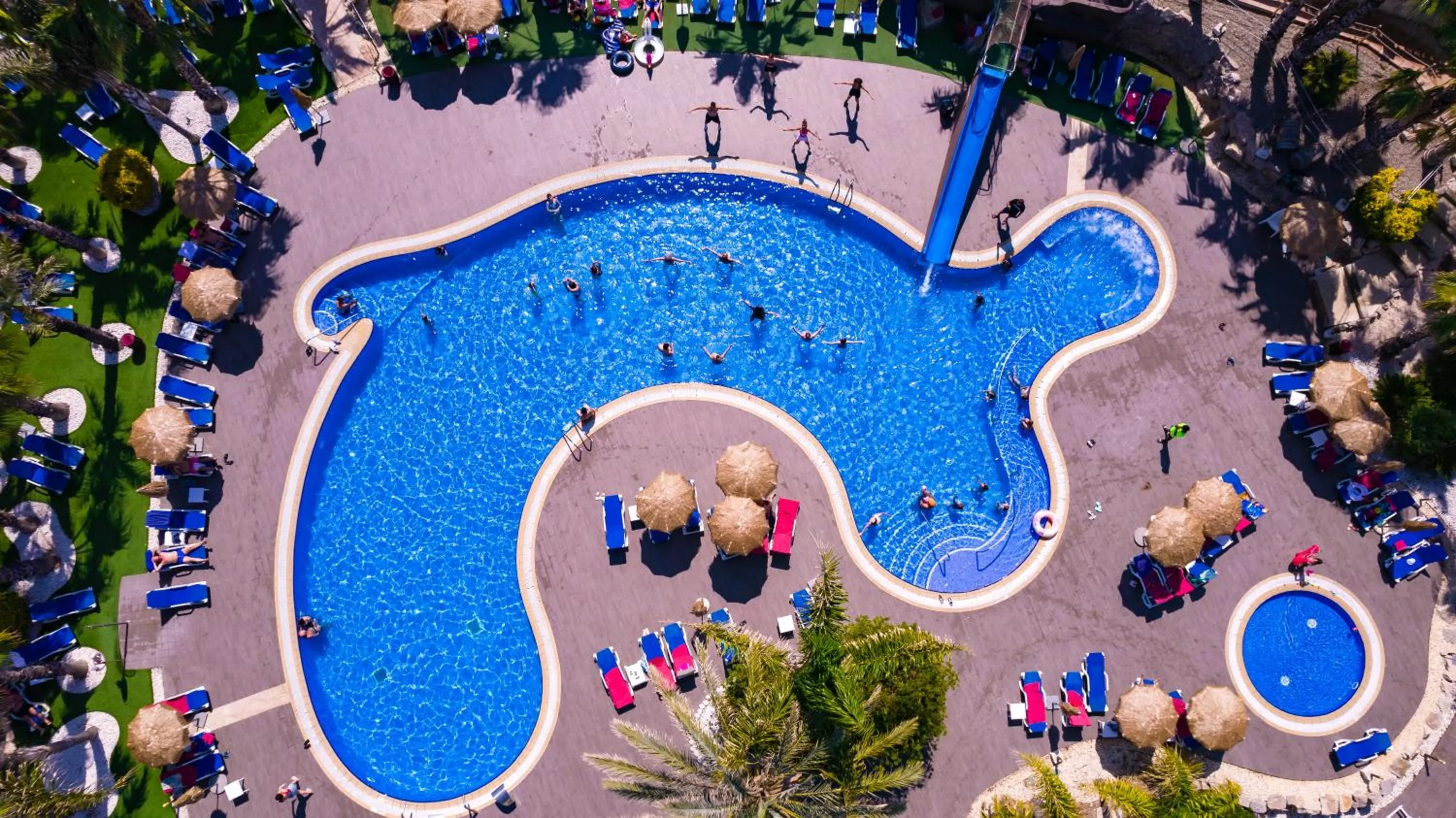 Swimming pool in Gran Palas Hotel - Spa incluido