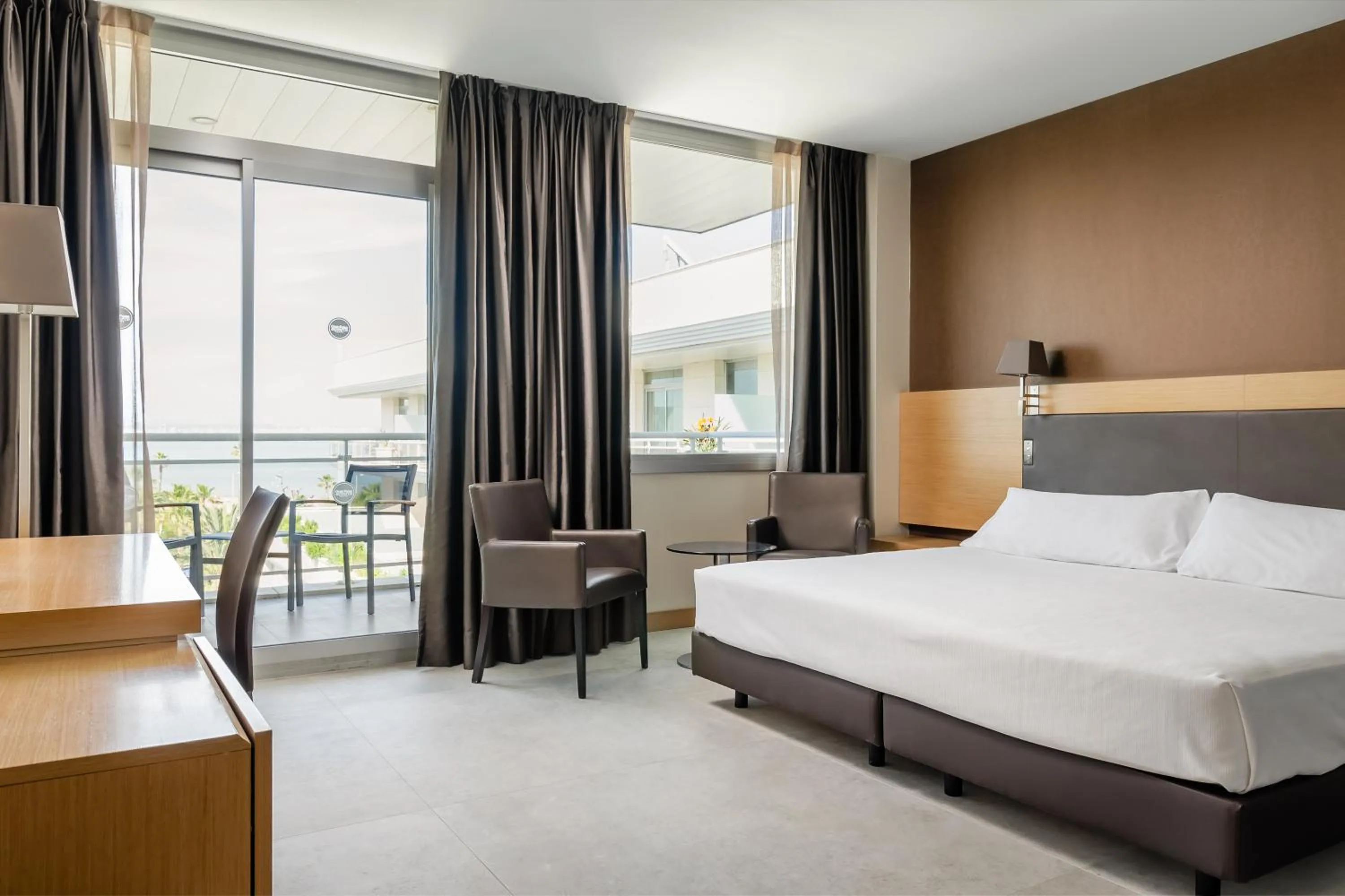 Photo of the whole room, Bed in Gran Palas Hotel - Spa incluido