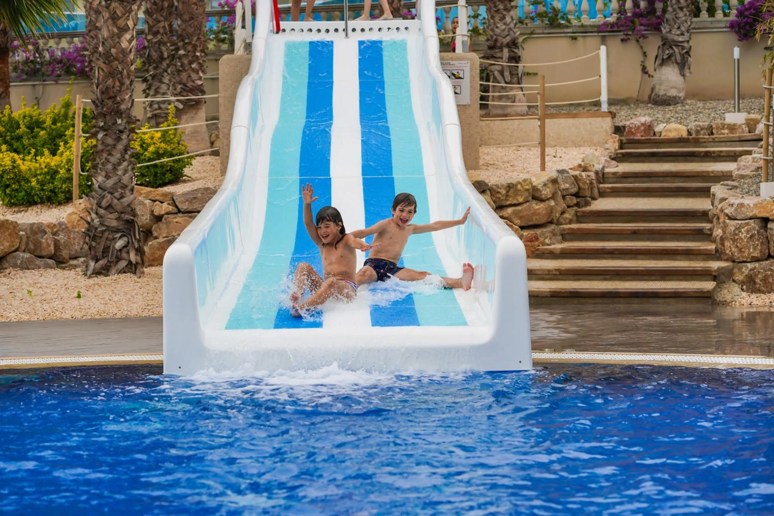 Swimming pool in Gran Palas Hotel - Spa incluido