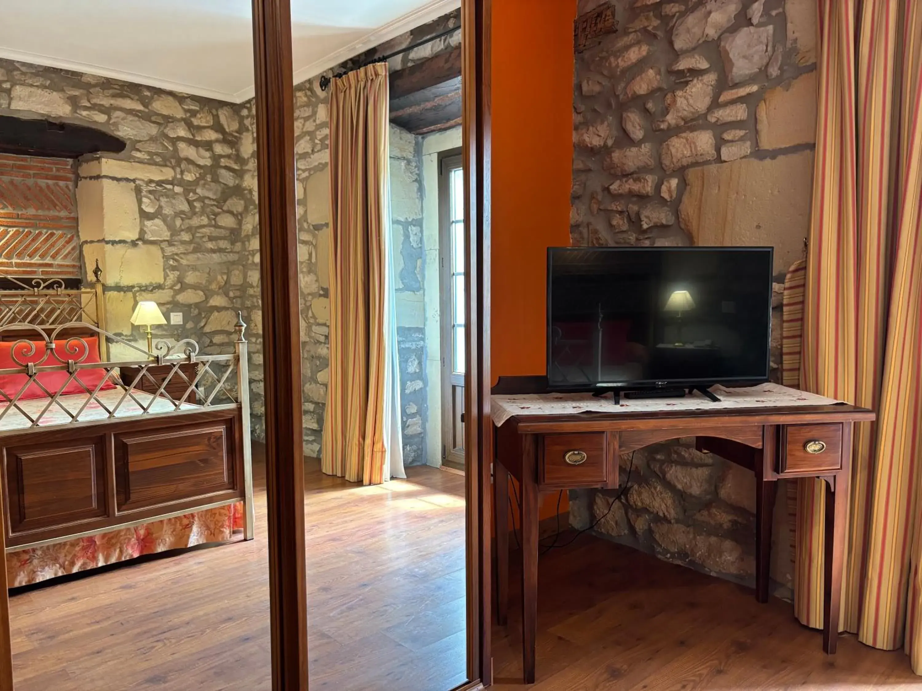 Superior Double or Twin Room in Hotel Casona Los Caballeros Superior Double or Twin Room in Hotel Casona Los Caballeros