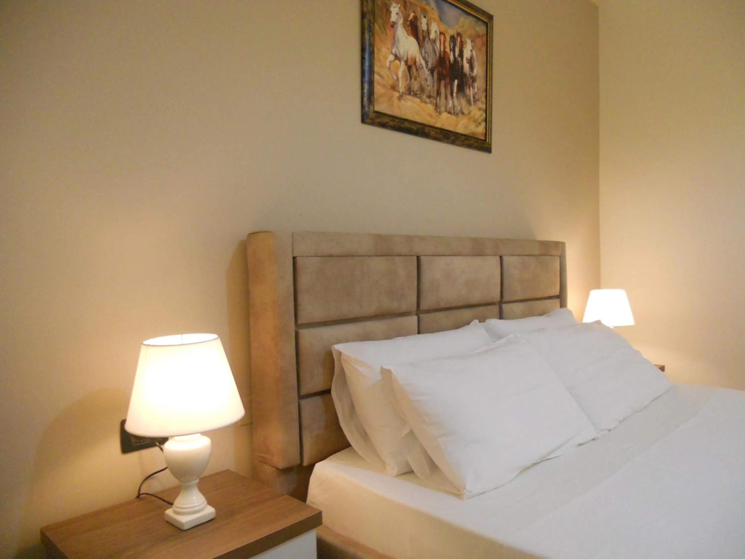 Bedroom, Bed in Onorato Hotel