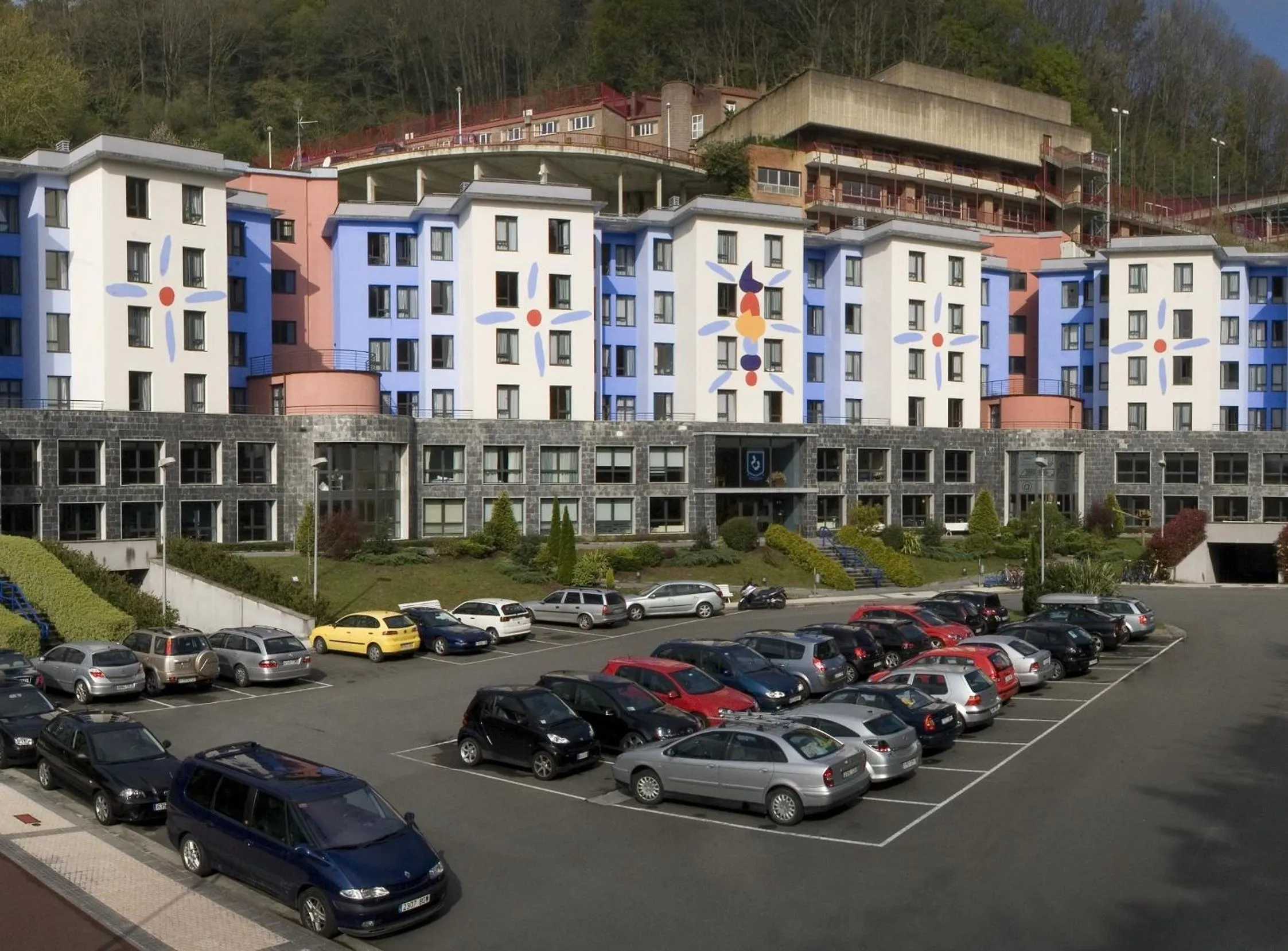 Facade/entrance in Olarain