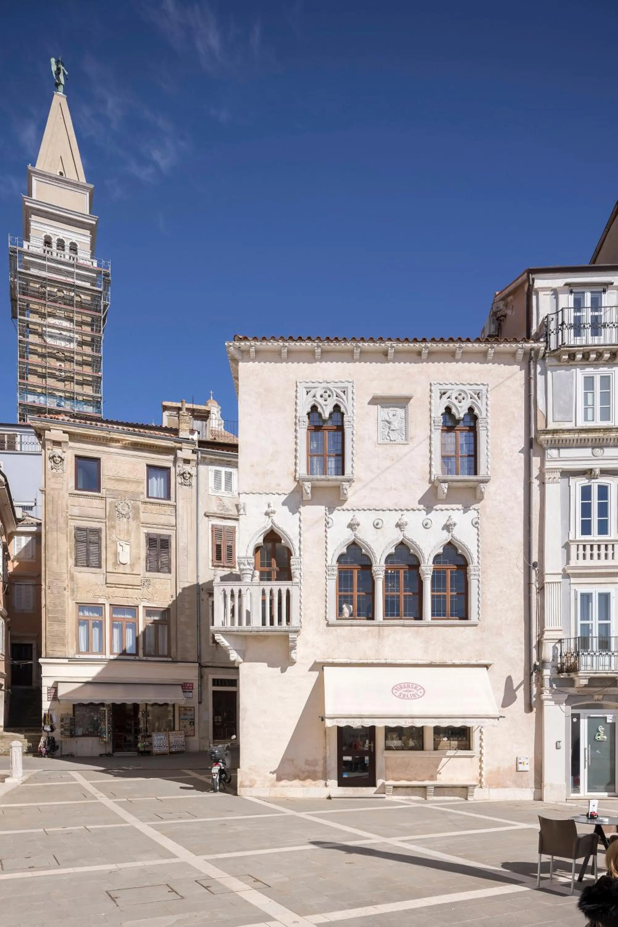 Property building in Benecanka Casa Veneziana Piran