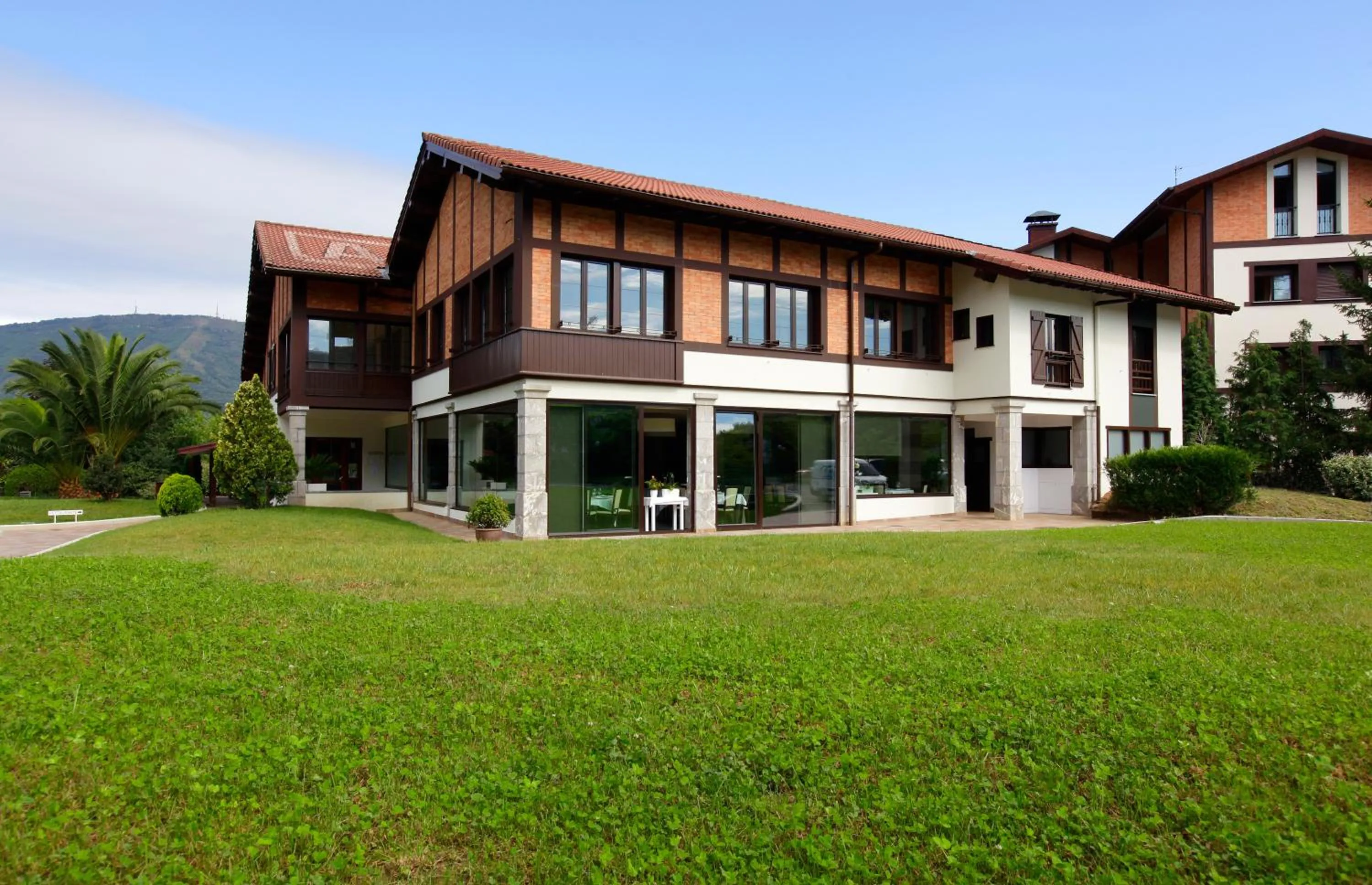 Facade/entrance in Atalaia