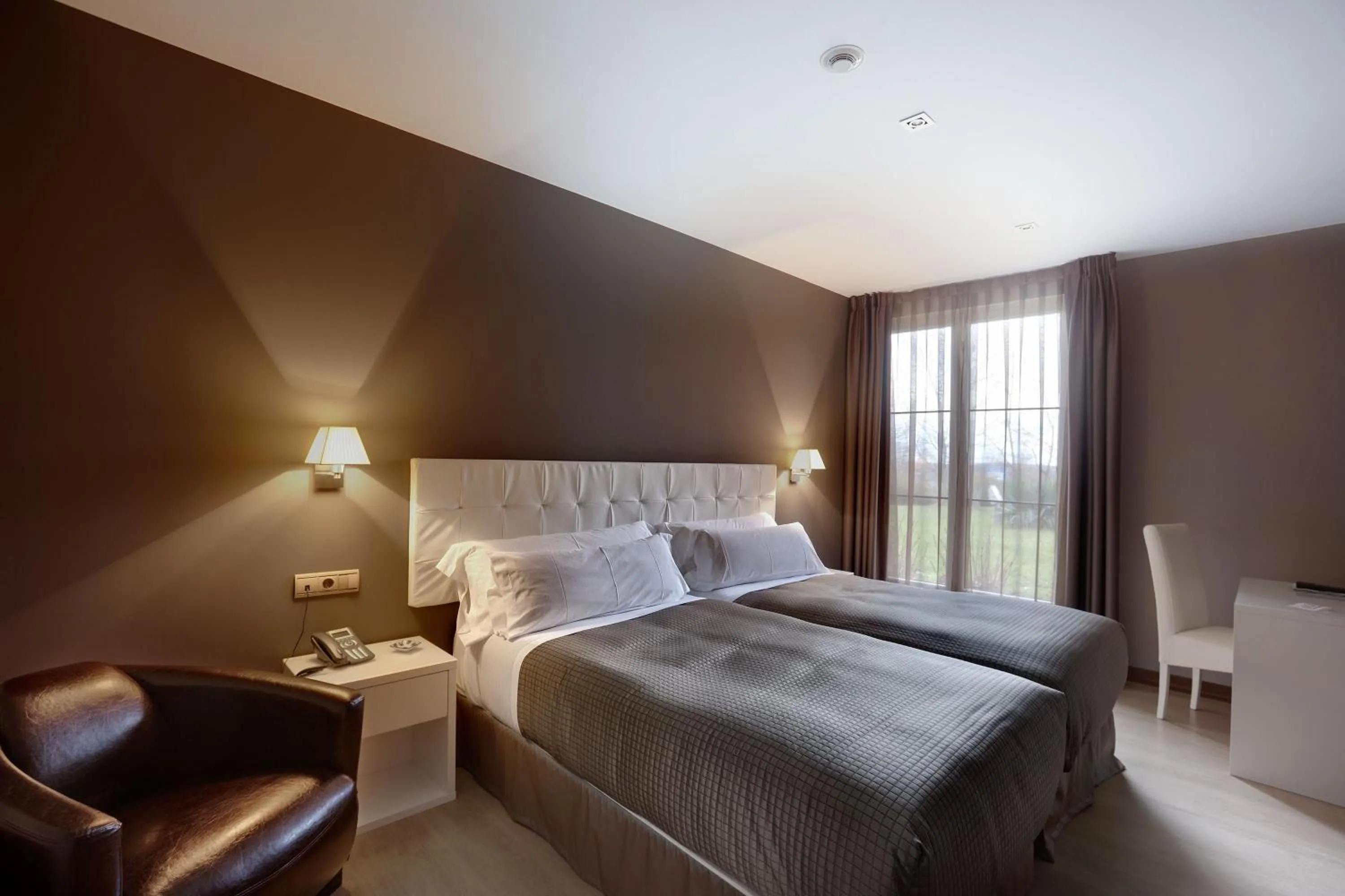 Photo of the whole room, Bed in Atalaia