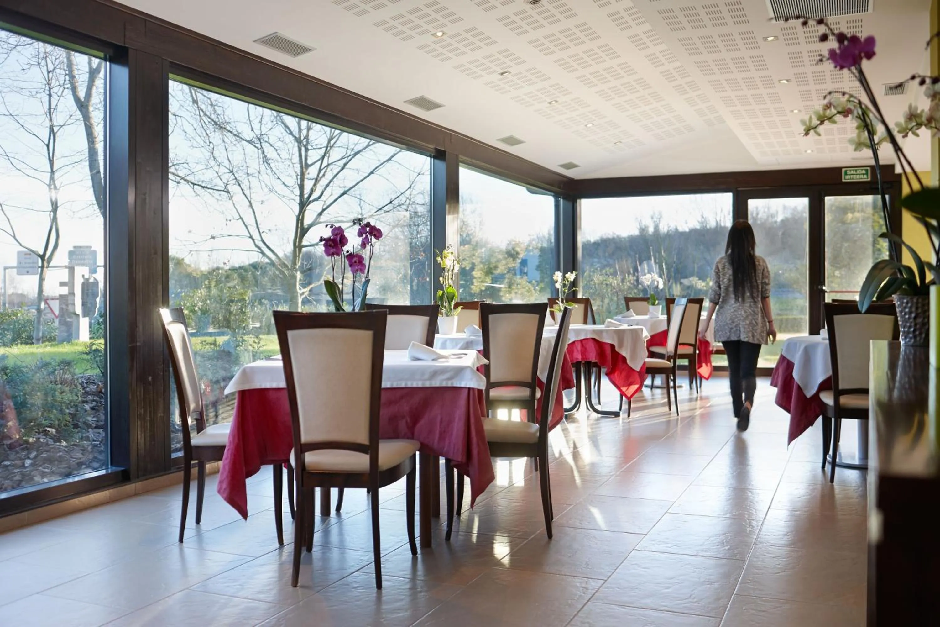 Restaurant/places to eat in Atalaia