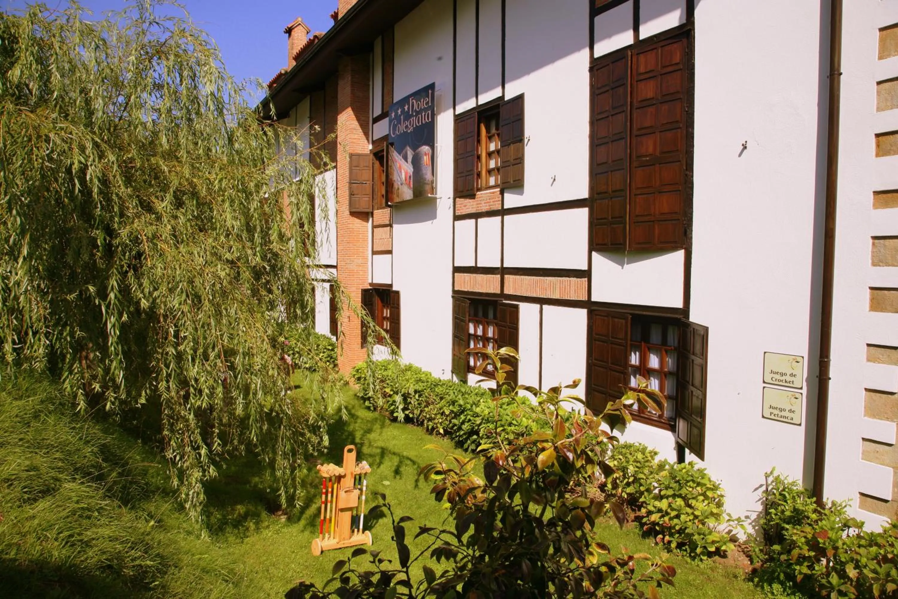 Facade/entrance in Hotel Colegiata