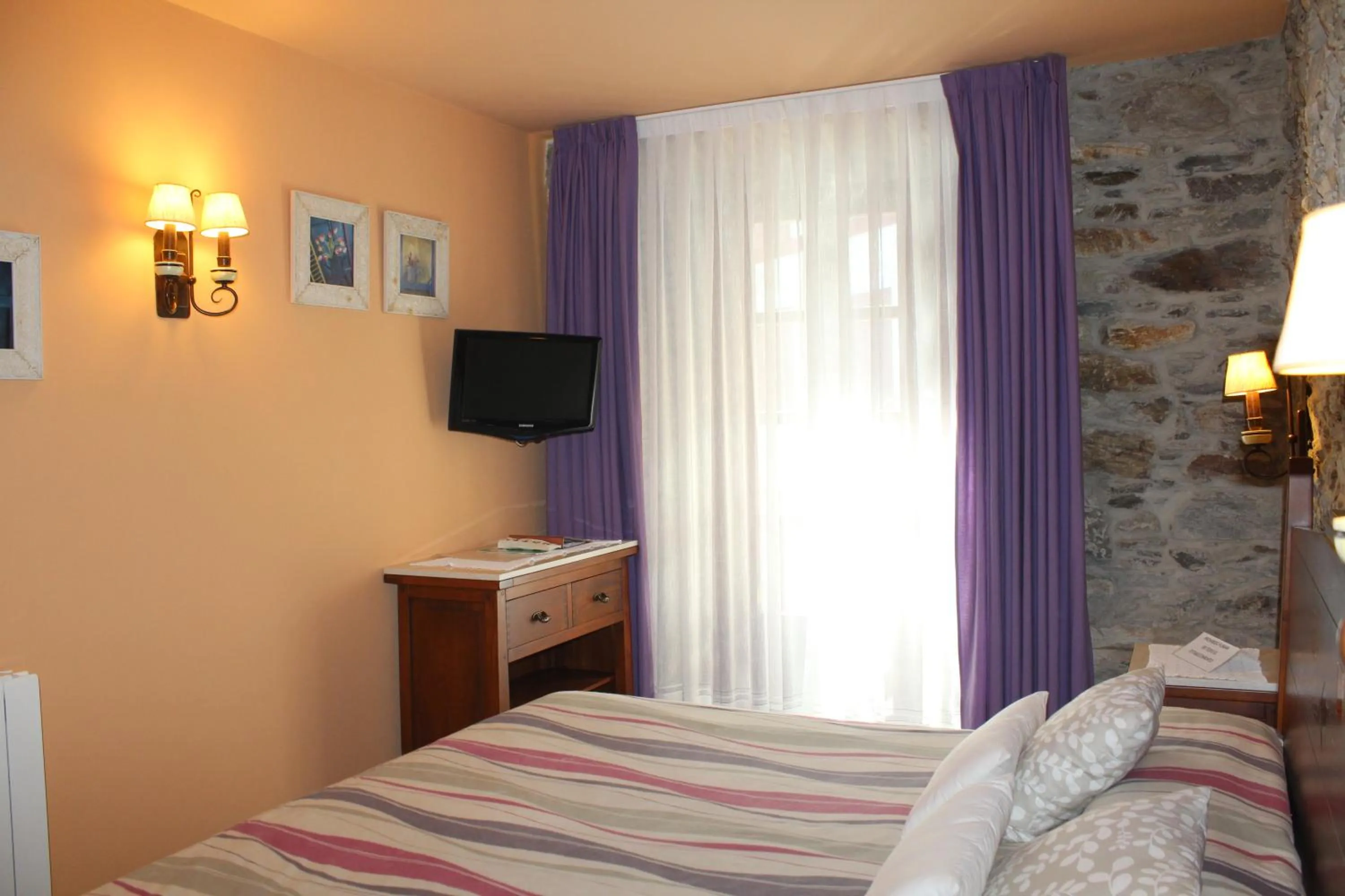 Photo of the whole room, Bed in Hotel Casa Prendes