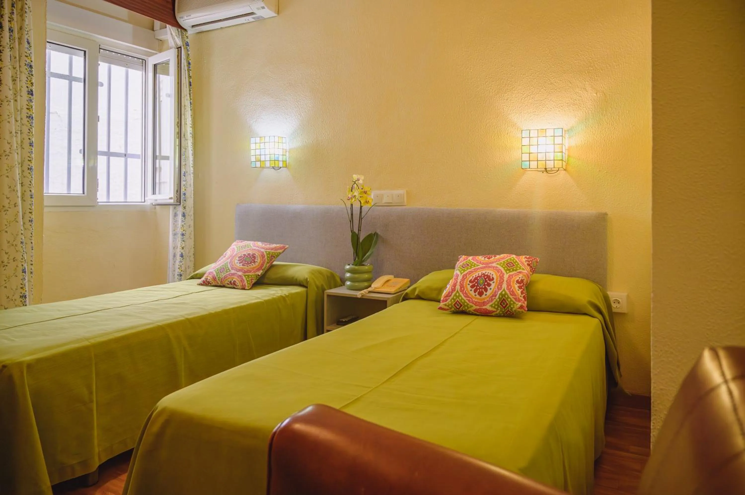 Photo of the whole room, Bed in Hotel Paraíso