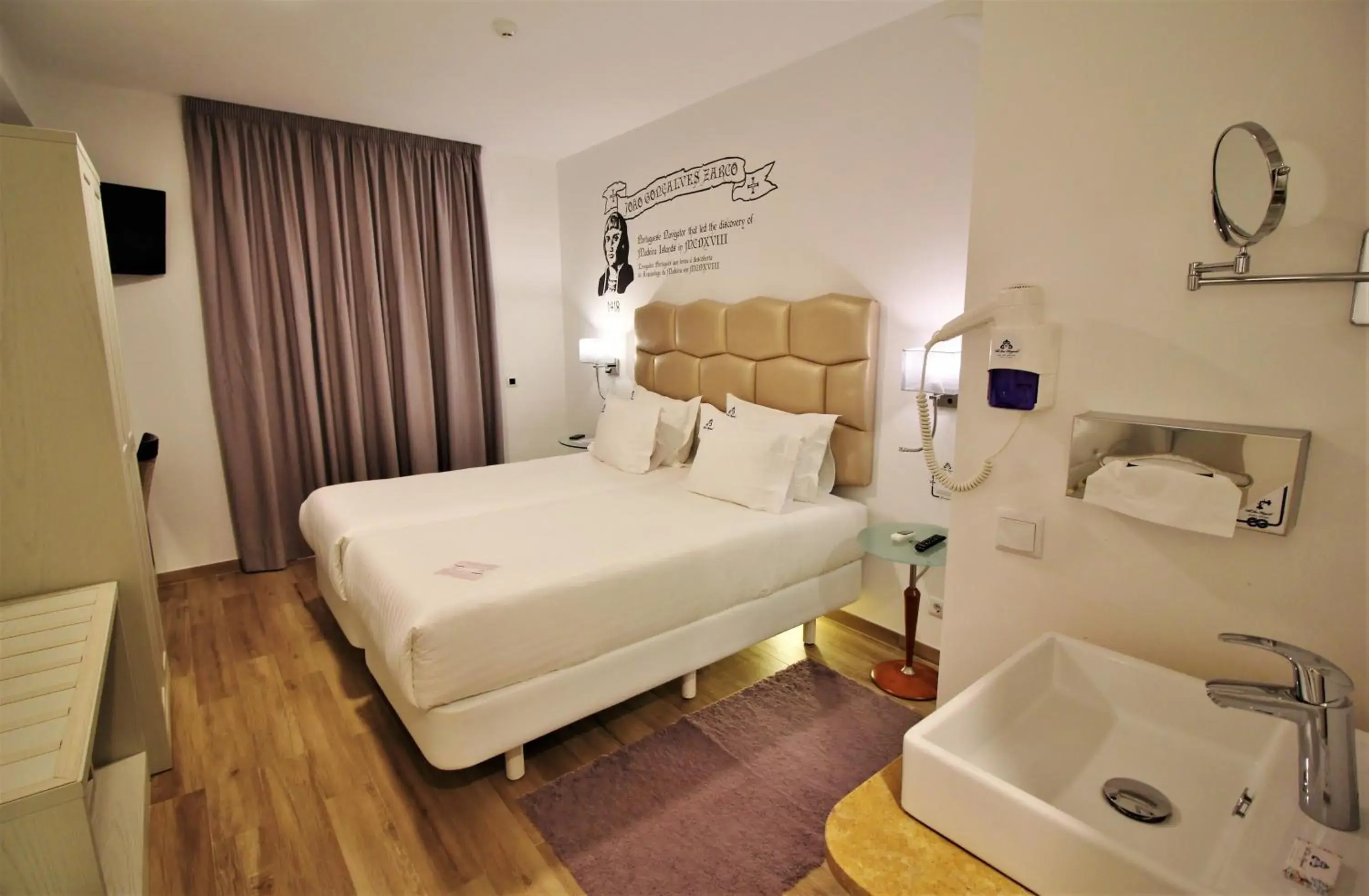 Twin Room in Villa Ana Margarida Hotel Twin Room in Villa Ana Margarida Hotel