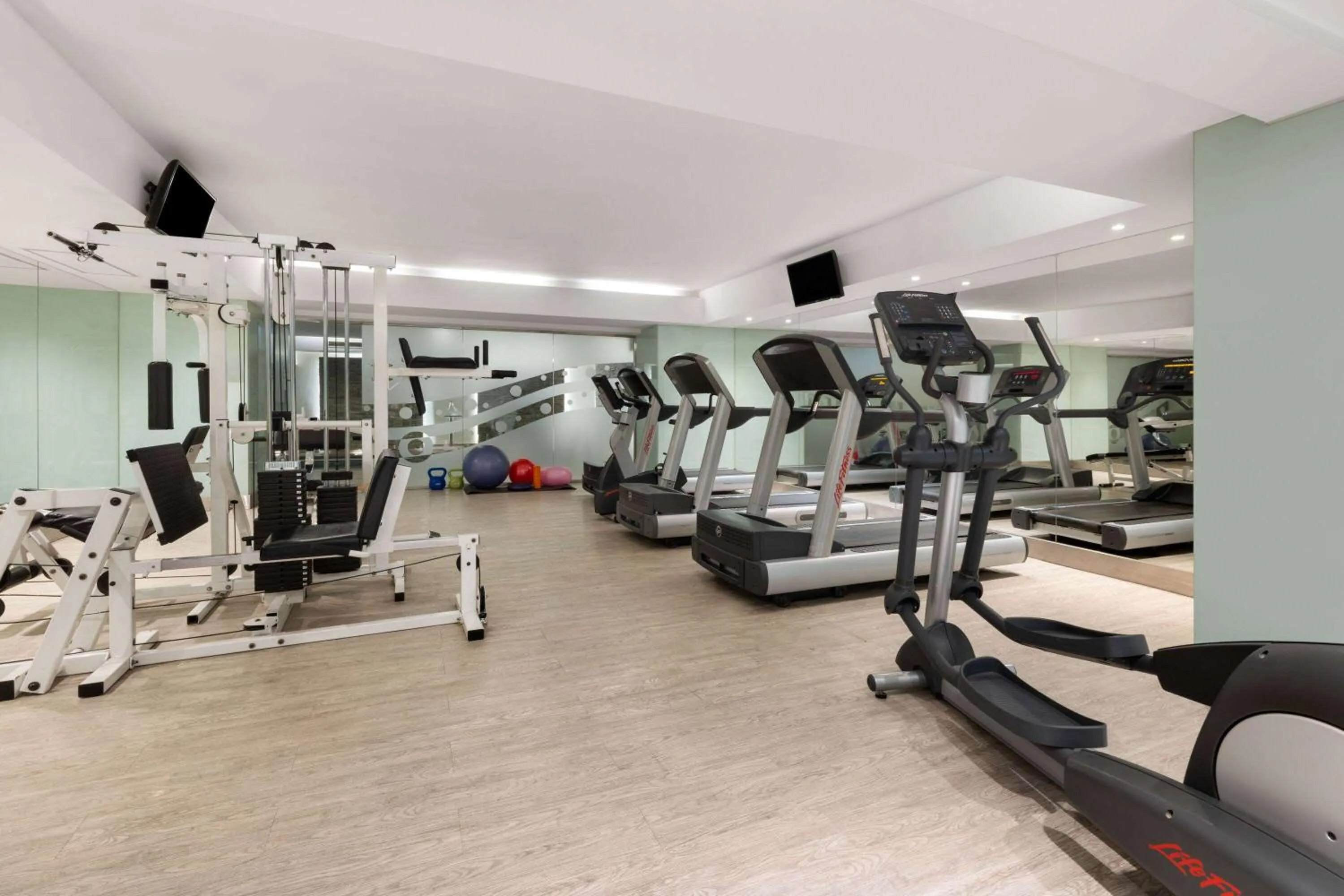 Fitness centre/facilities in Wyndham Garden Santiago Kennedy
