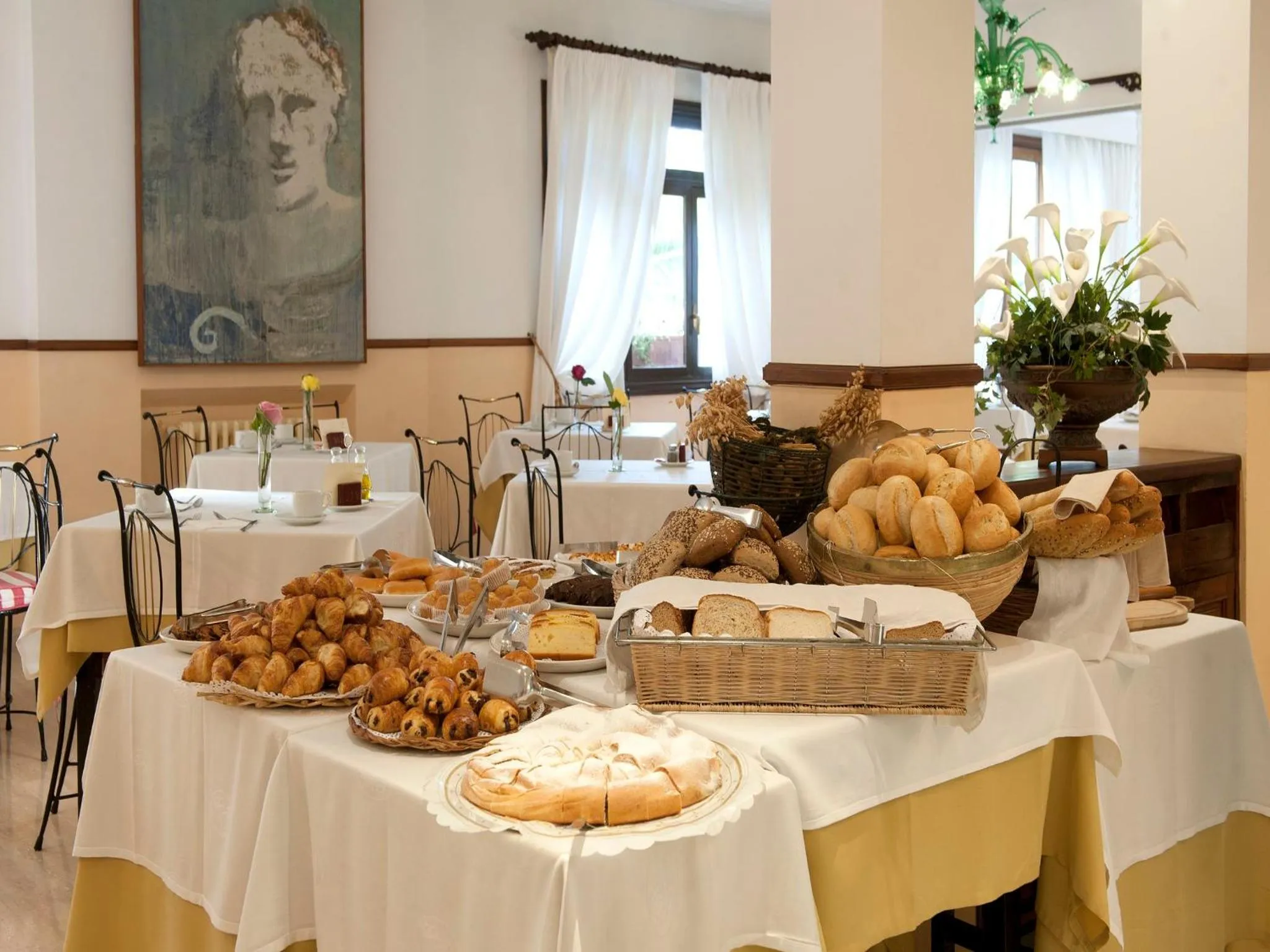 Breakfast in Hotel Bahia