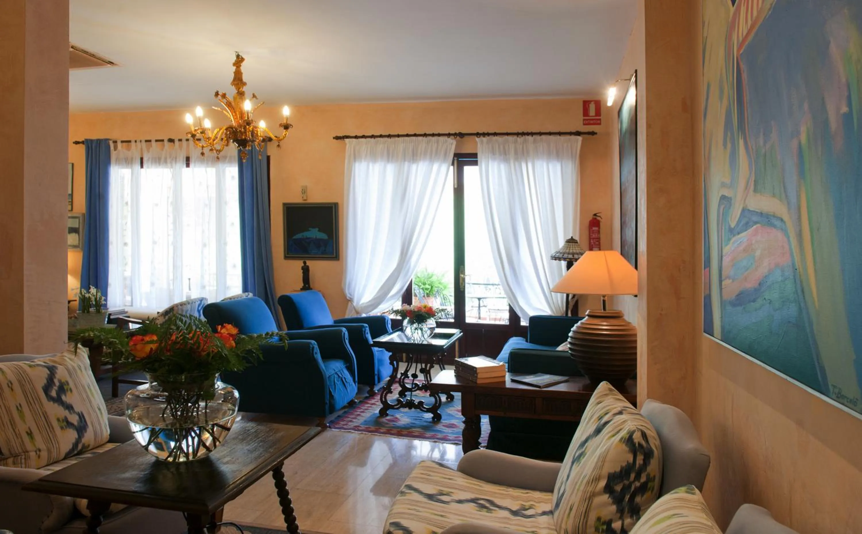 Communal lounge/ TV room in Hotel Bahia