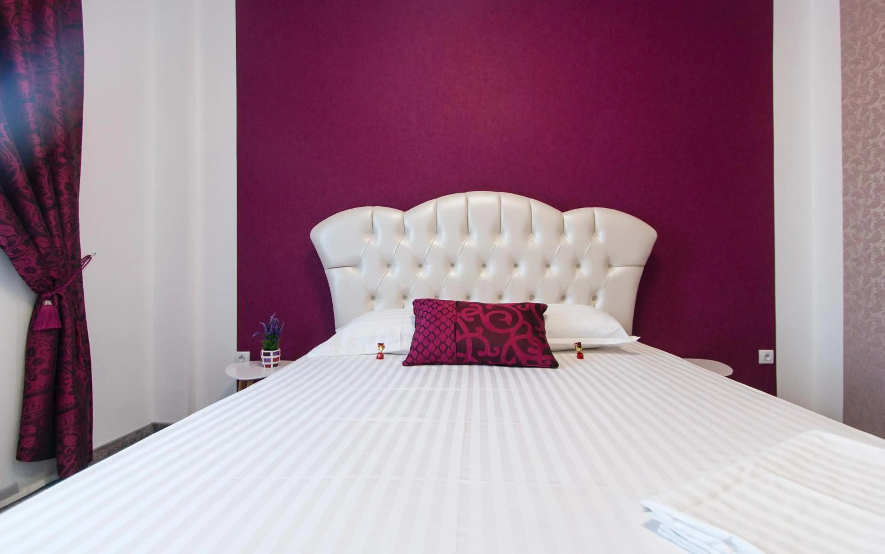 Photo of the whole room, Bed in Hotel Evianne Boutique