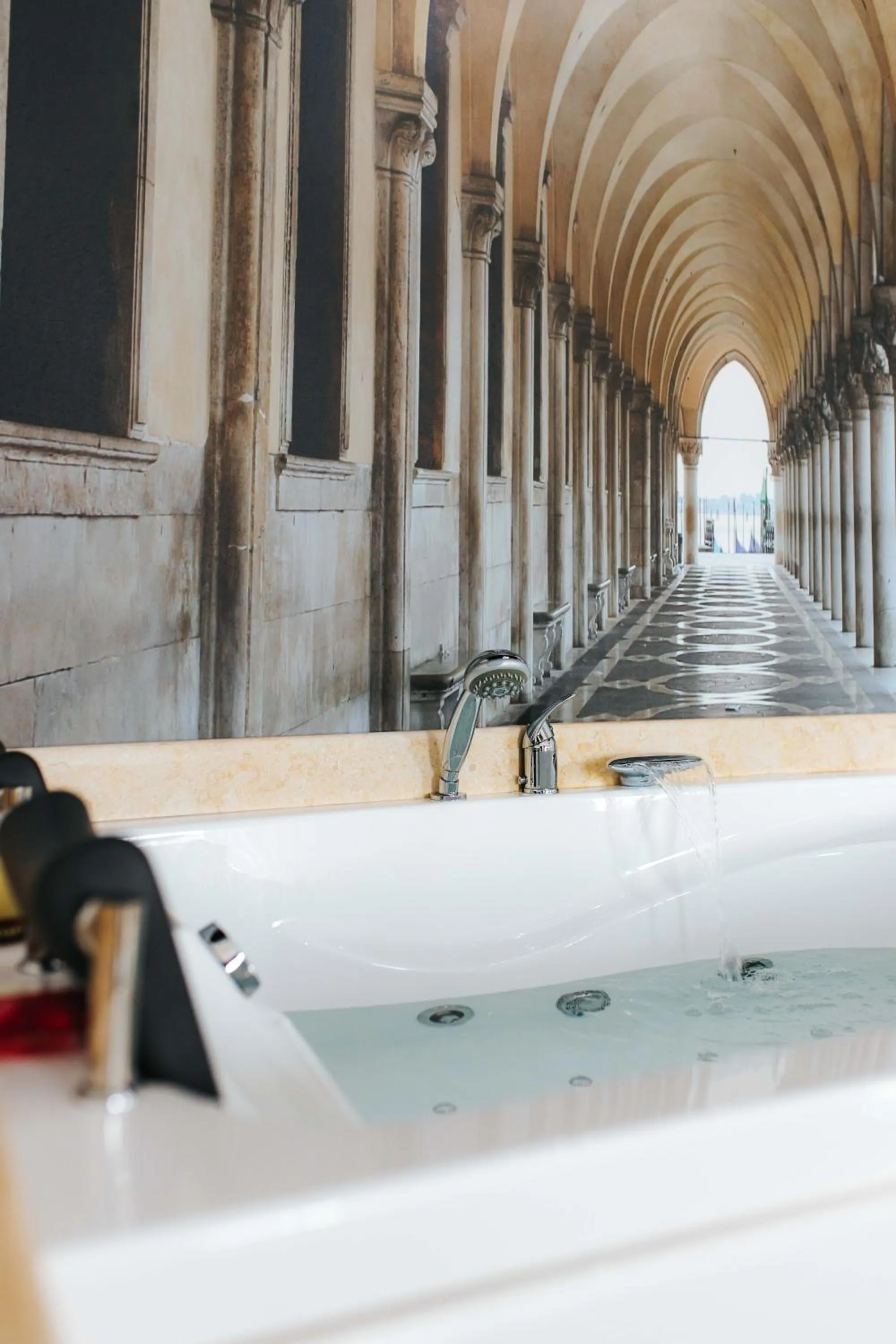 Decorative detail in Hotel Evianne Boutique