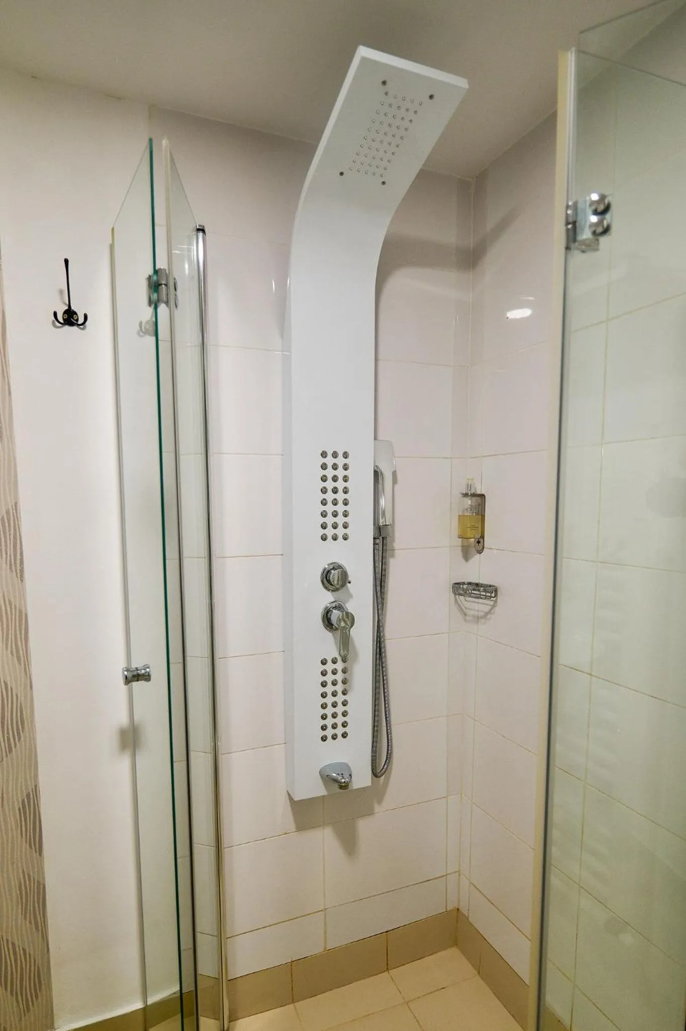 Shower in Hotel Evianne Boutique