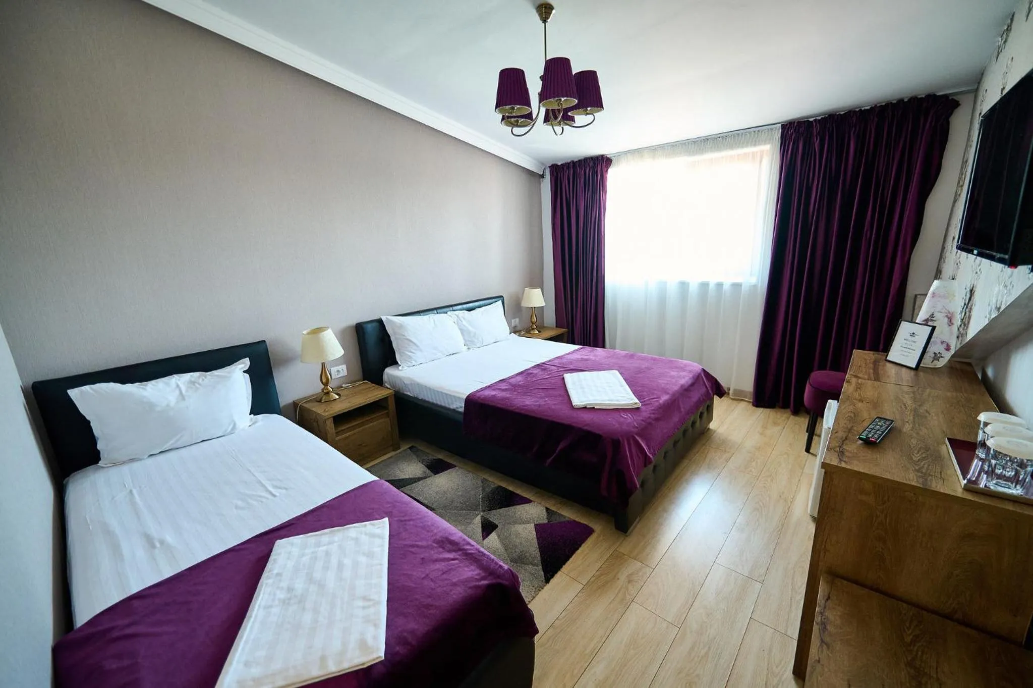 Photo of the whole room, Bed in Hotel Evianne Boutique