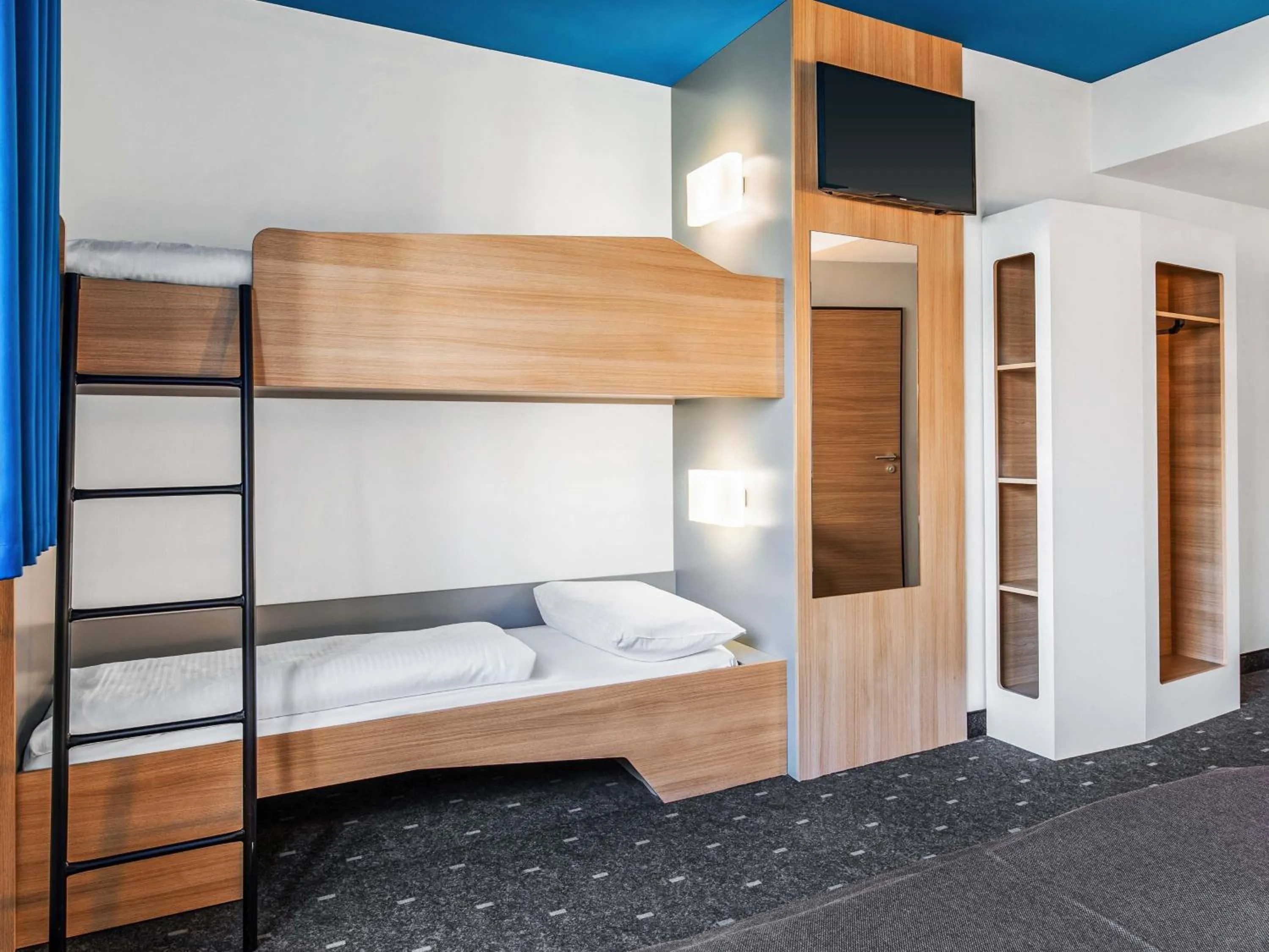 Photo of the whole room, Bed in B&B Hotel Hamburg City-Ost