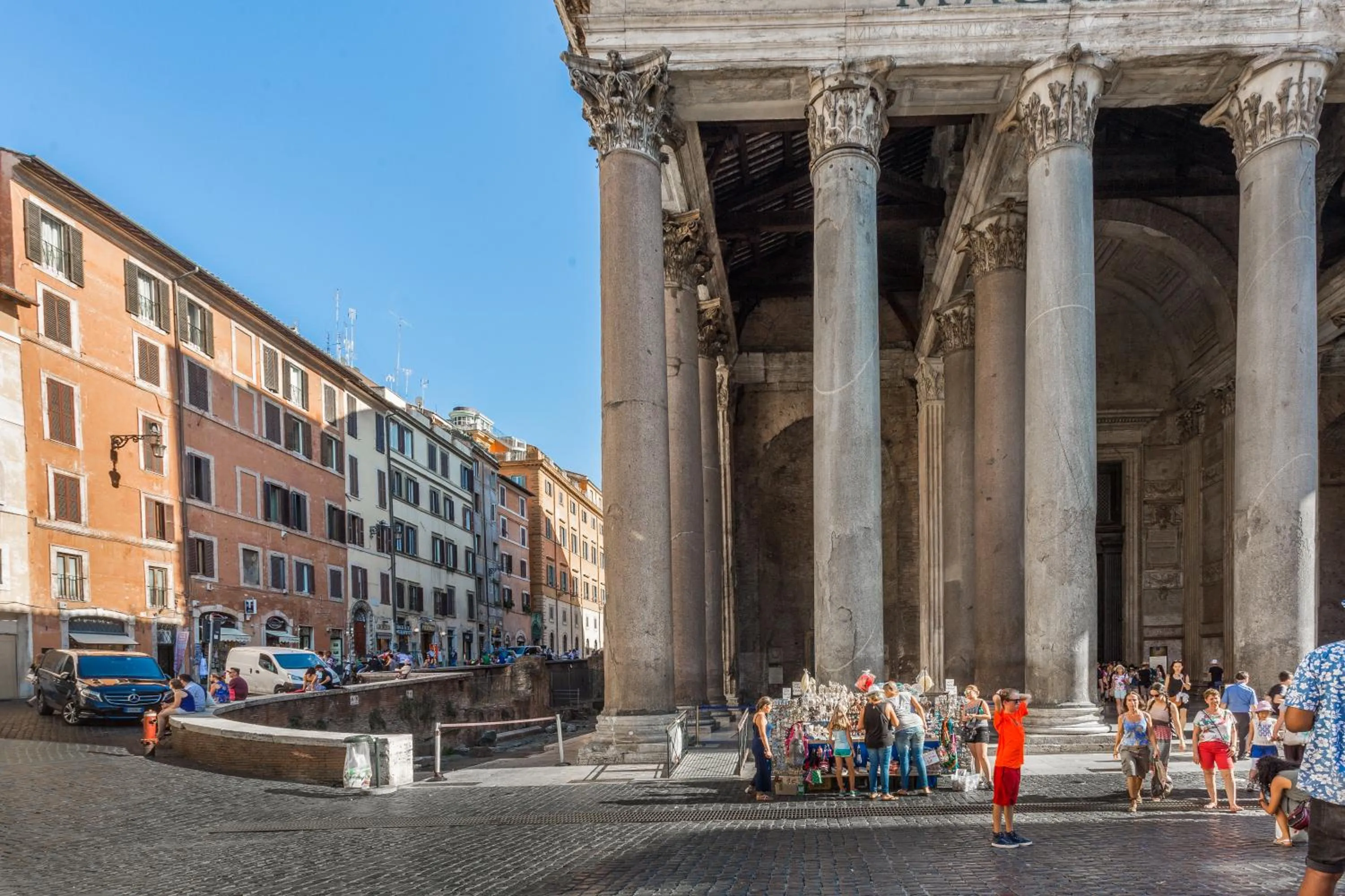 Nearby landmark in Hub Pantheon