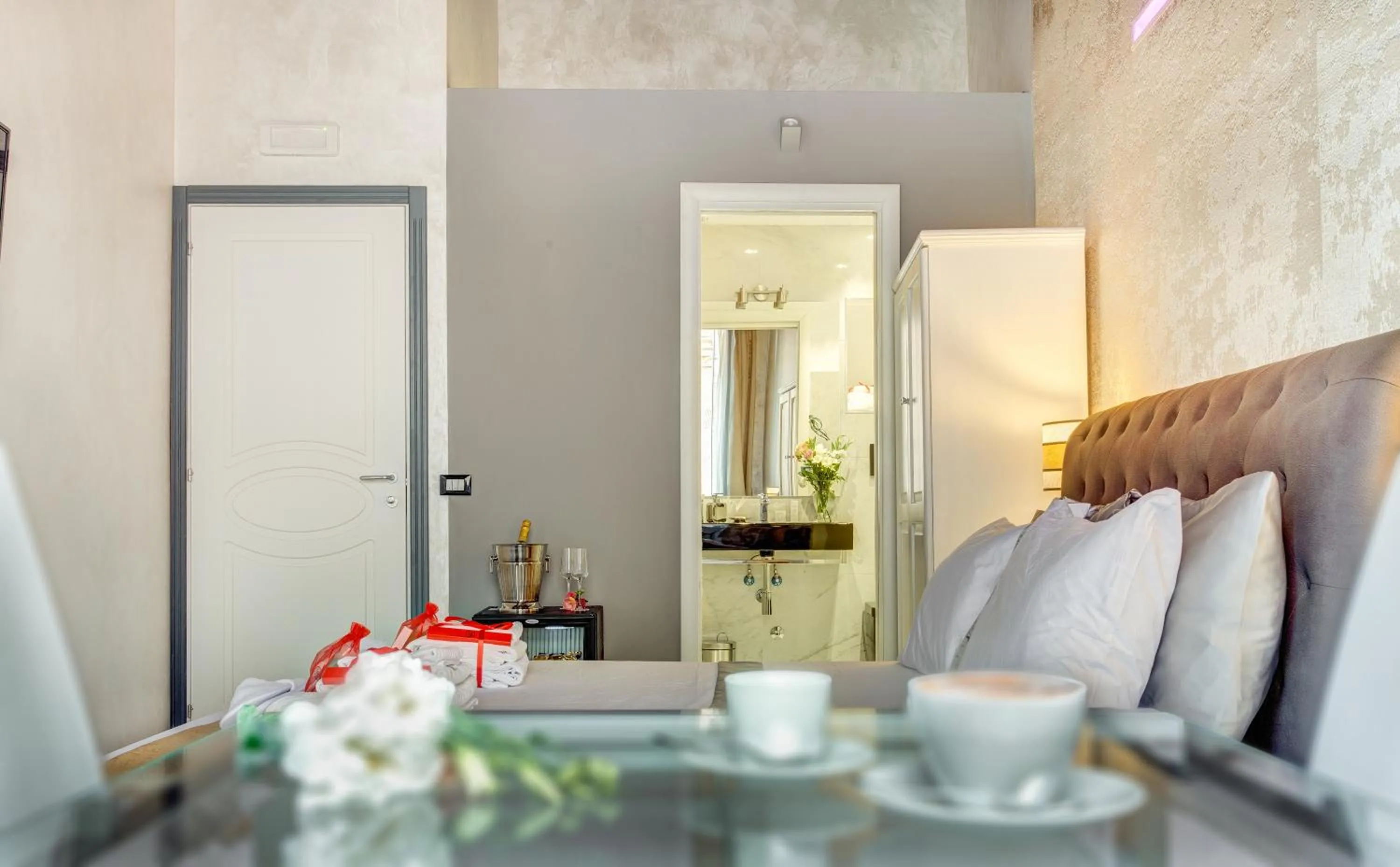 Bedroom, Bed in Hub Pantheon