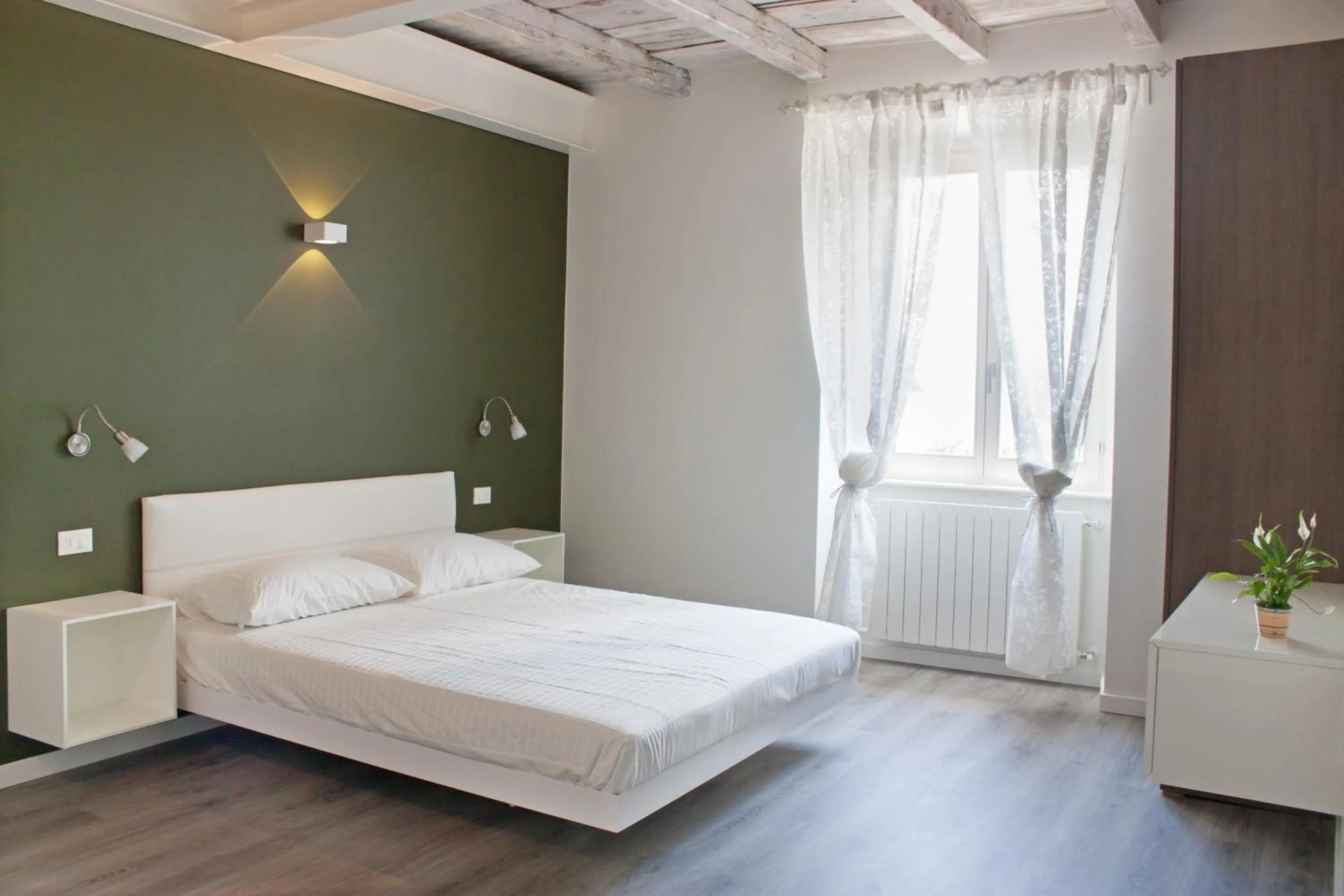 Bed in Iseo Lake - Rooms & Apartments