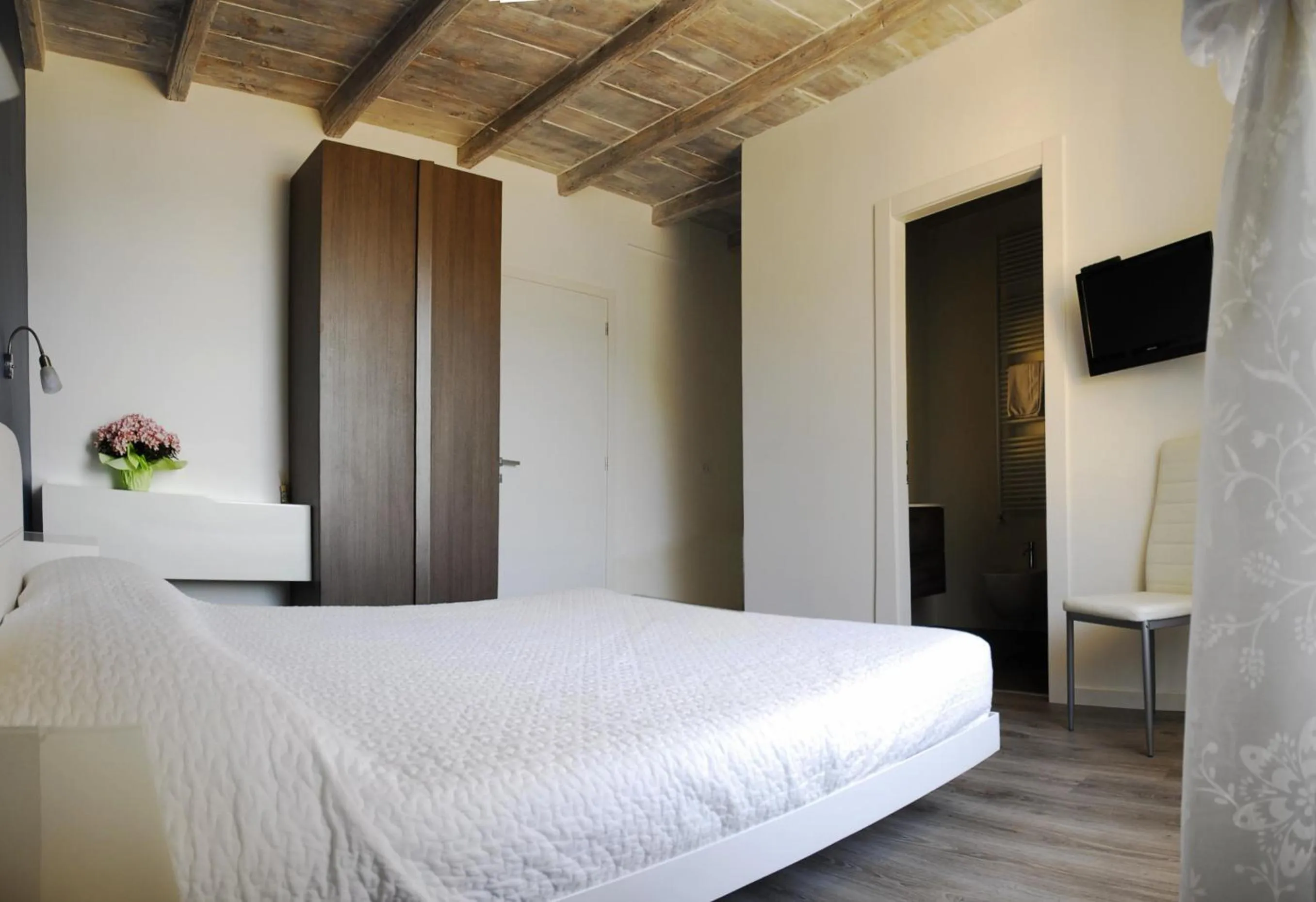 Photo of the whole room, Bed in Iseo Lake - Rooms & Apartments
