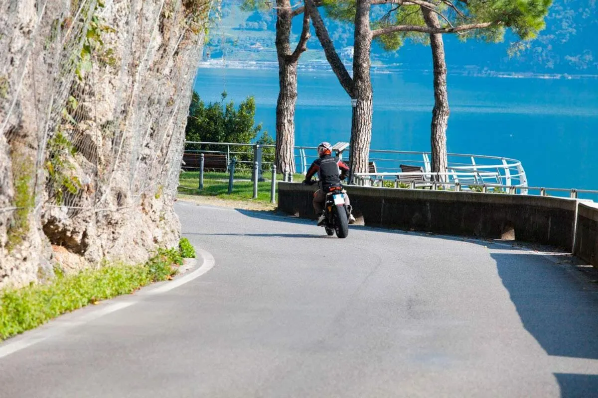 Natural landscape in Iseo Lake - Rooms & Apartments