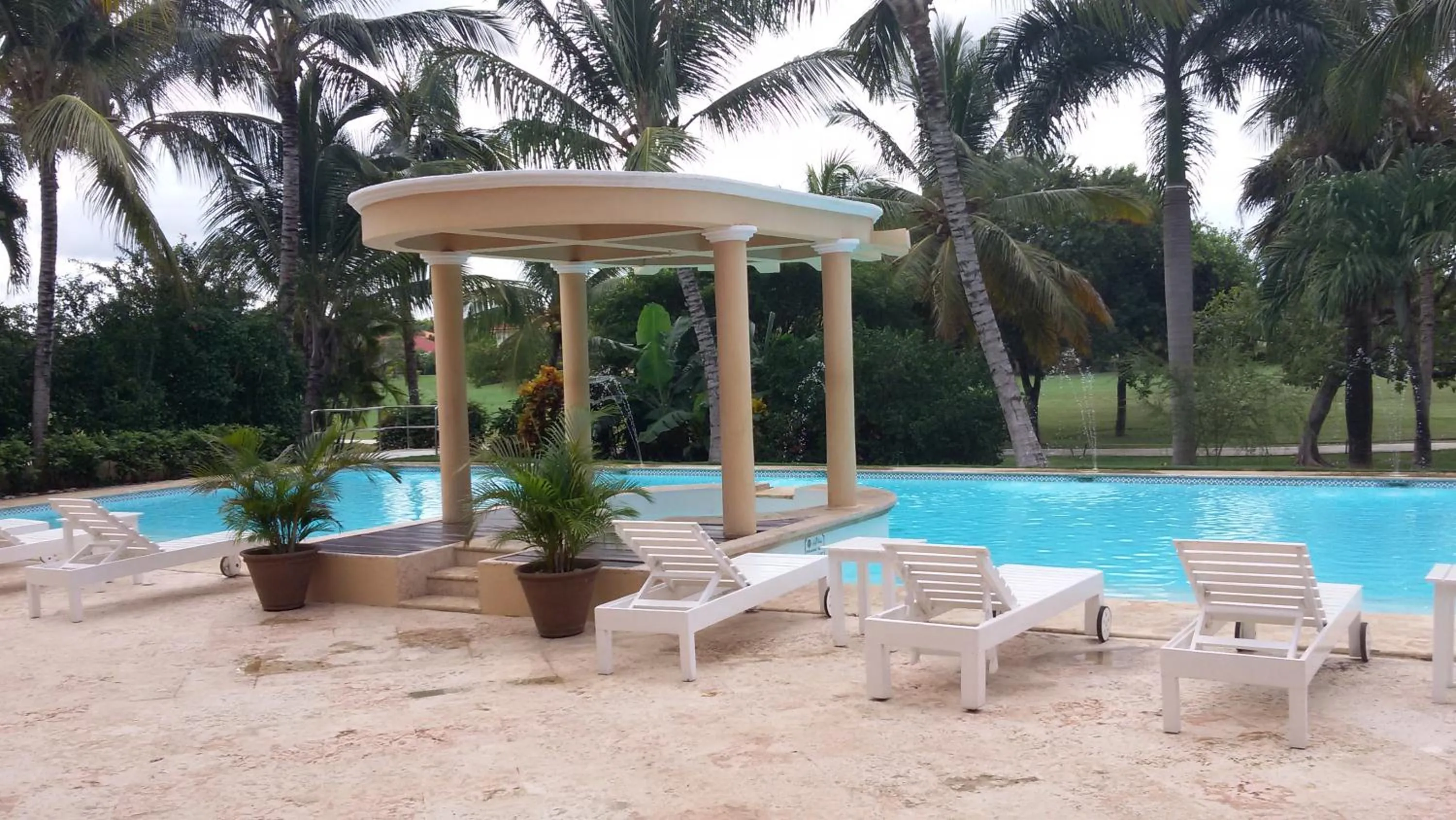 Swimming pool in The Golf Suites