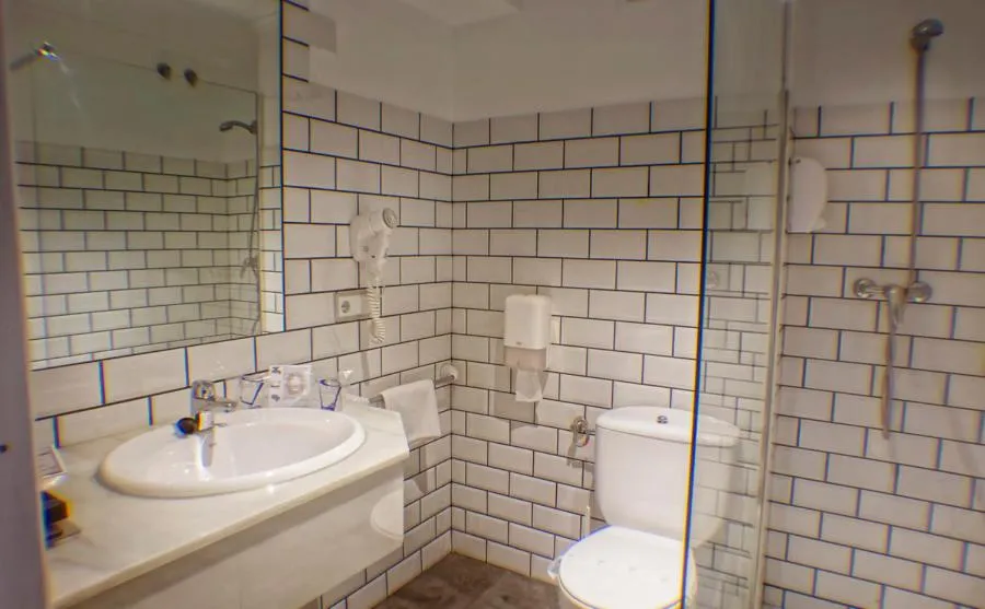Bathroom in Hotel Spa El Muelle de Suances