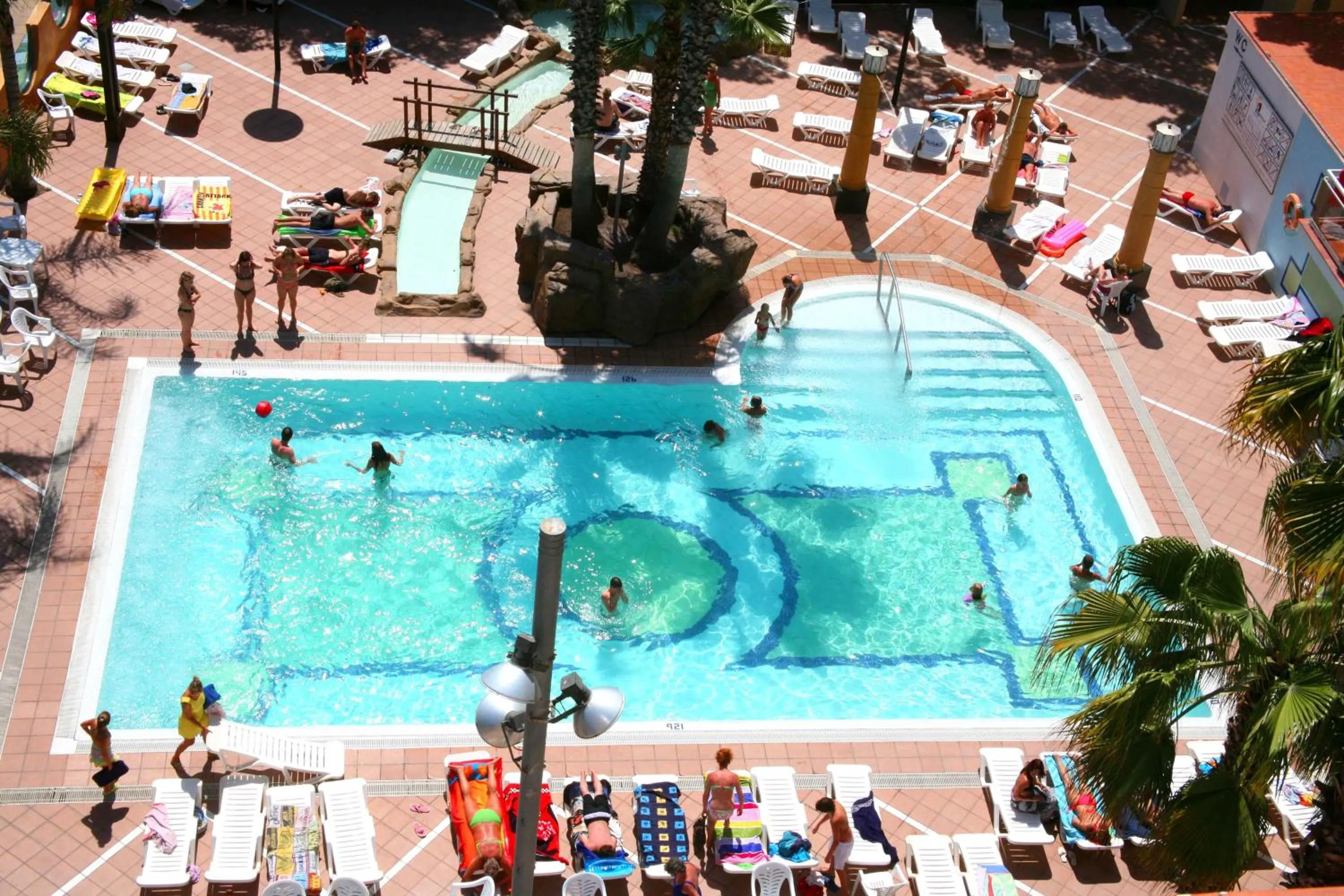 Swimming pool in Hotel Reymar