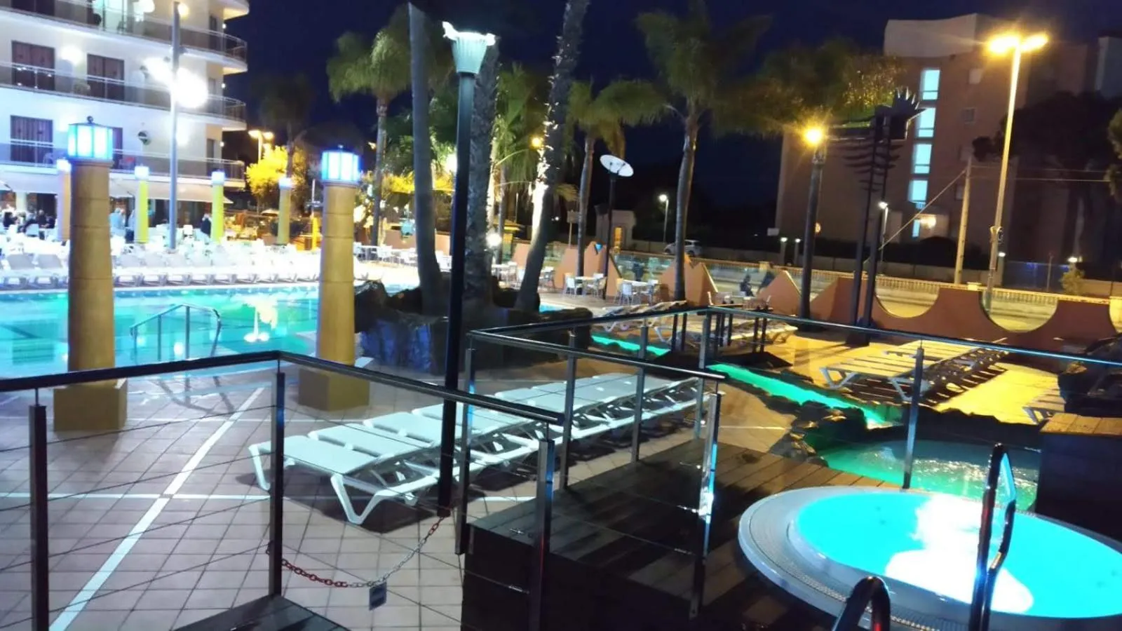 Swimming pool in Hotel Reymar
