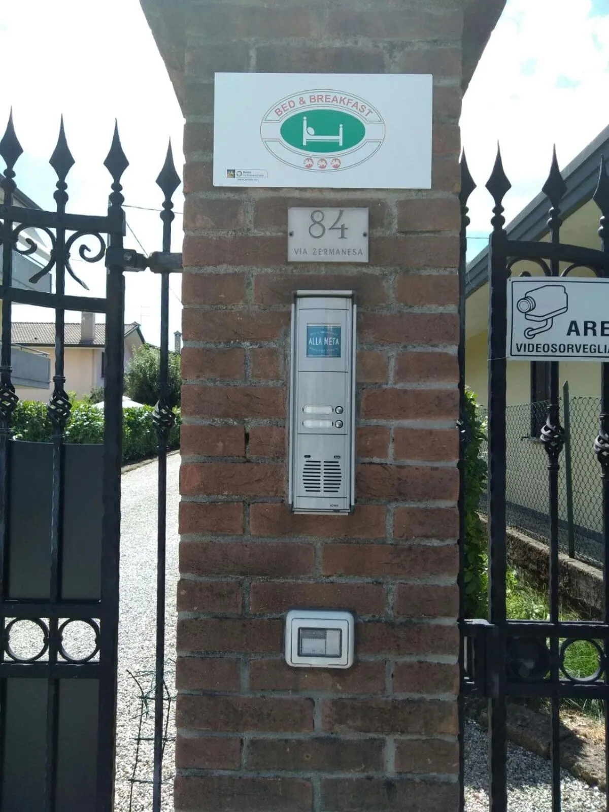 Property building in Alla Meta