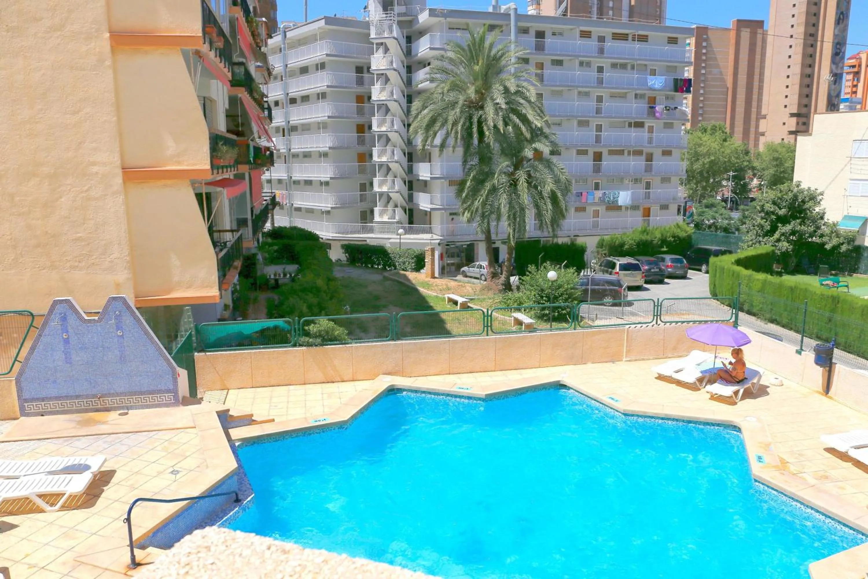 Swimming pool in Dynastic Rooms Apartments