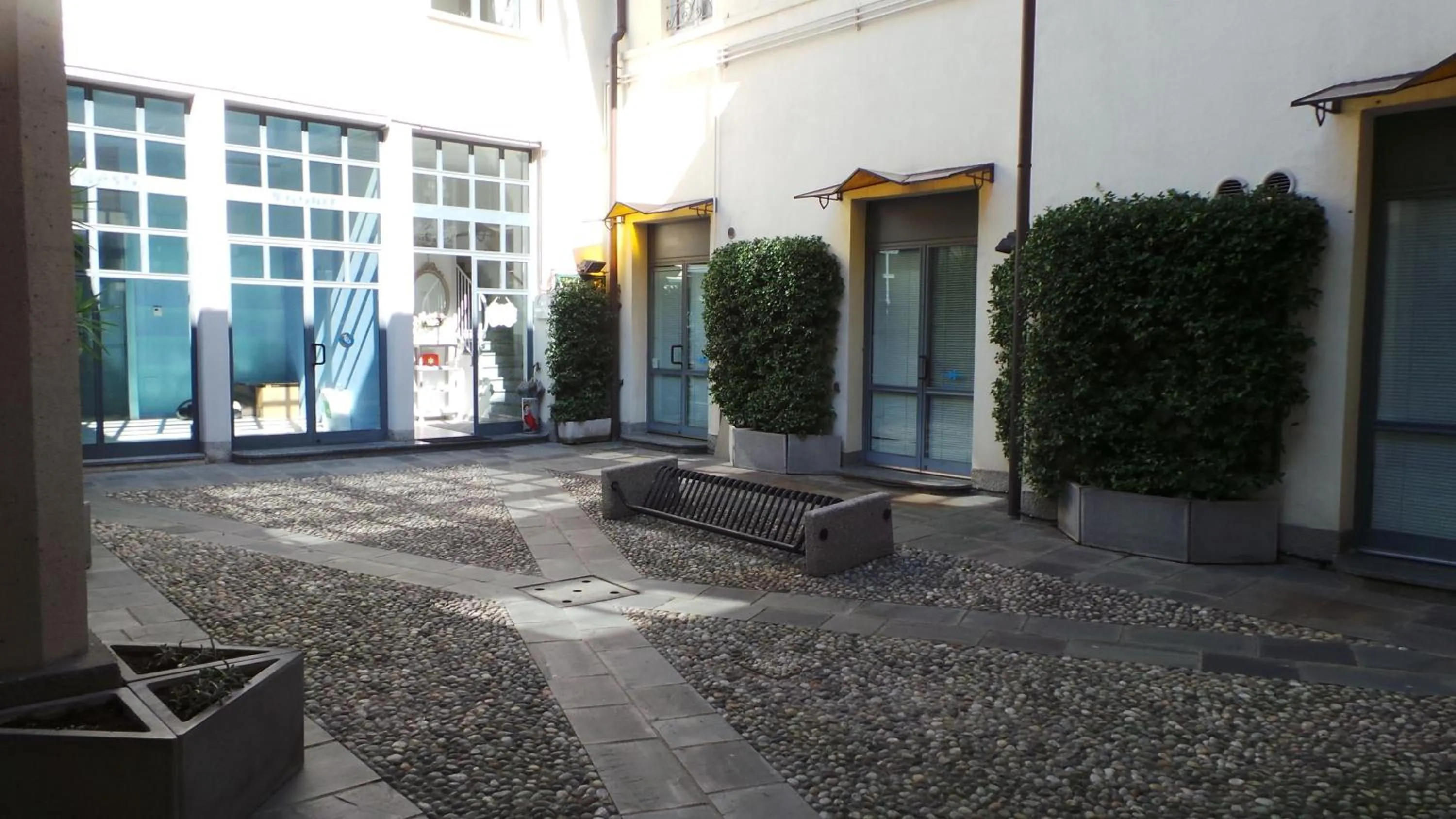 Facade/entrance in Carducci