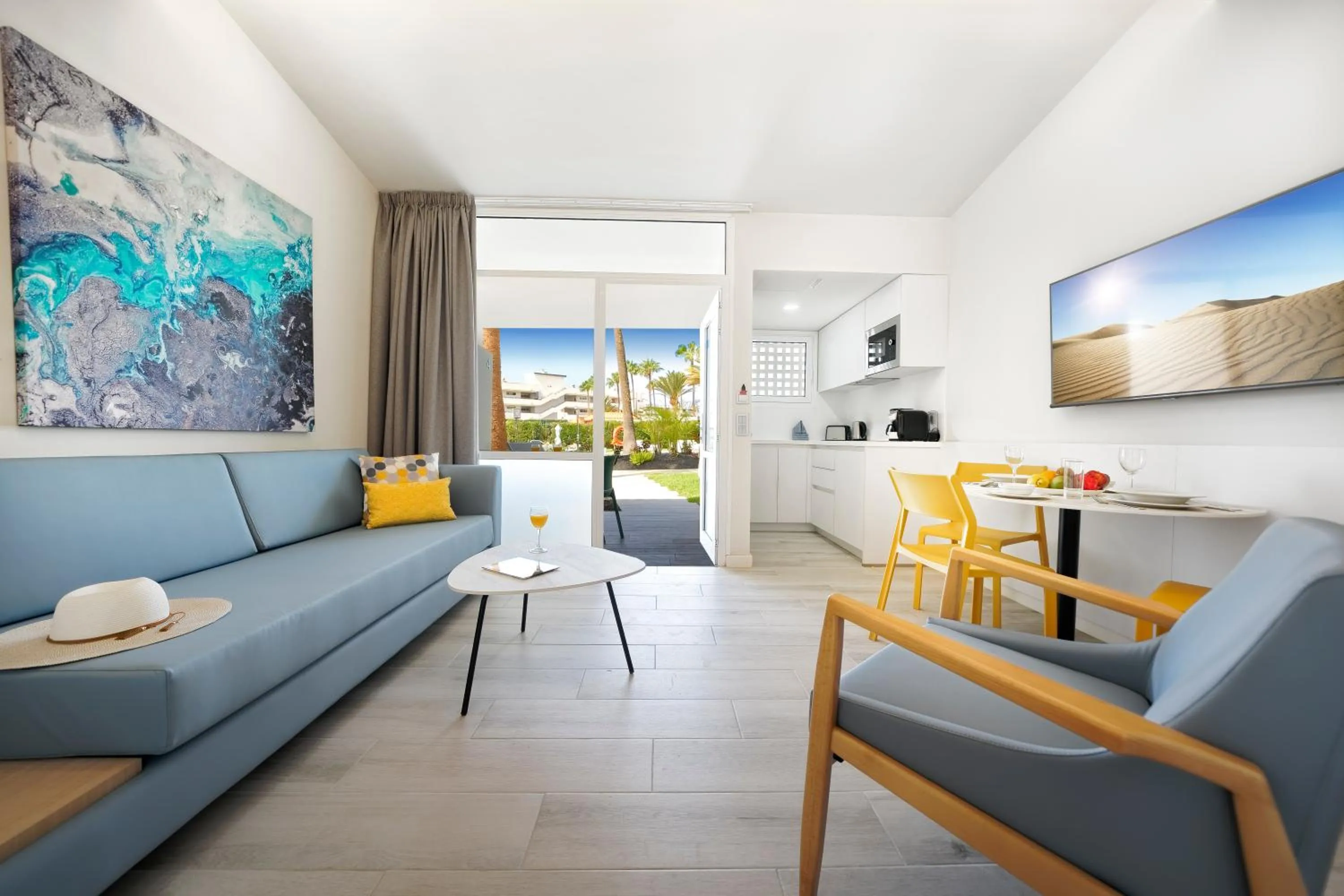 Living room in Relaxia Los Girasoles Bungalows