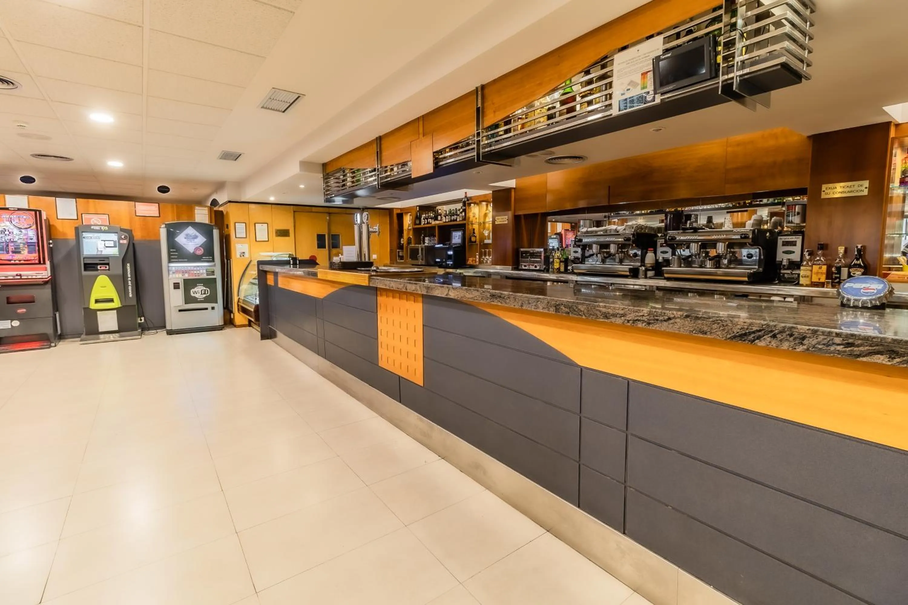 Coffee/tea facilities in Hotel Alhama