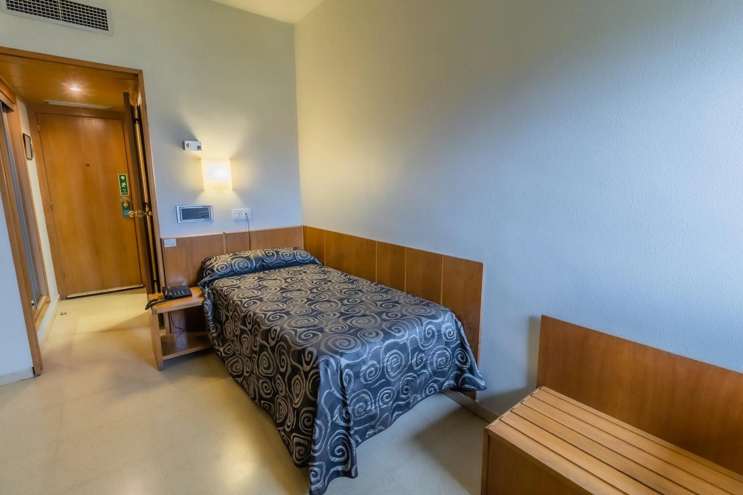 Bedroom, Bed in Hotel Alhama