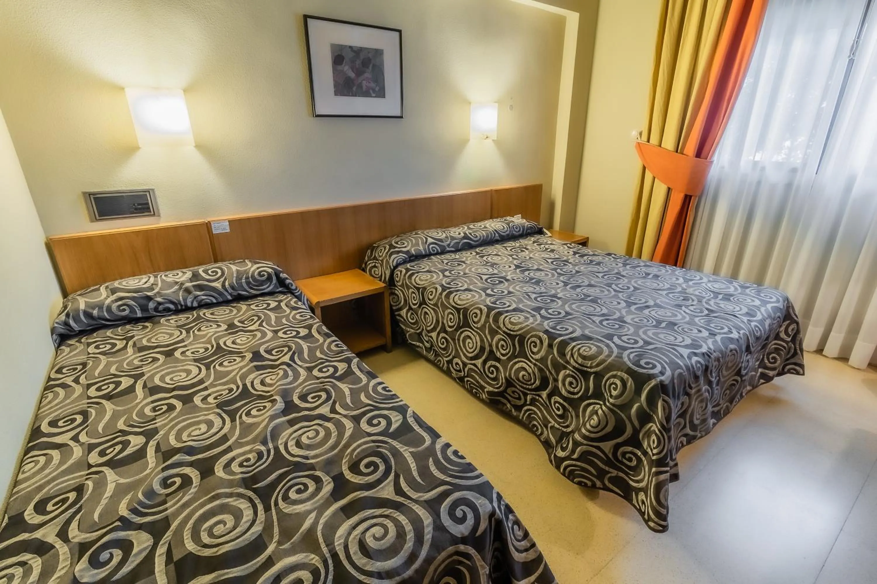 Bedroom, Bed in Hotel Alhama