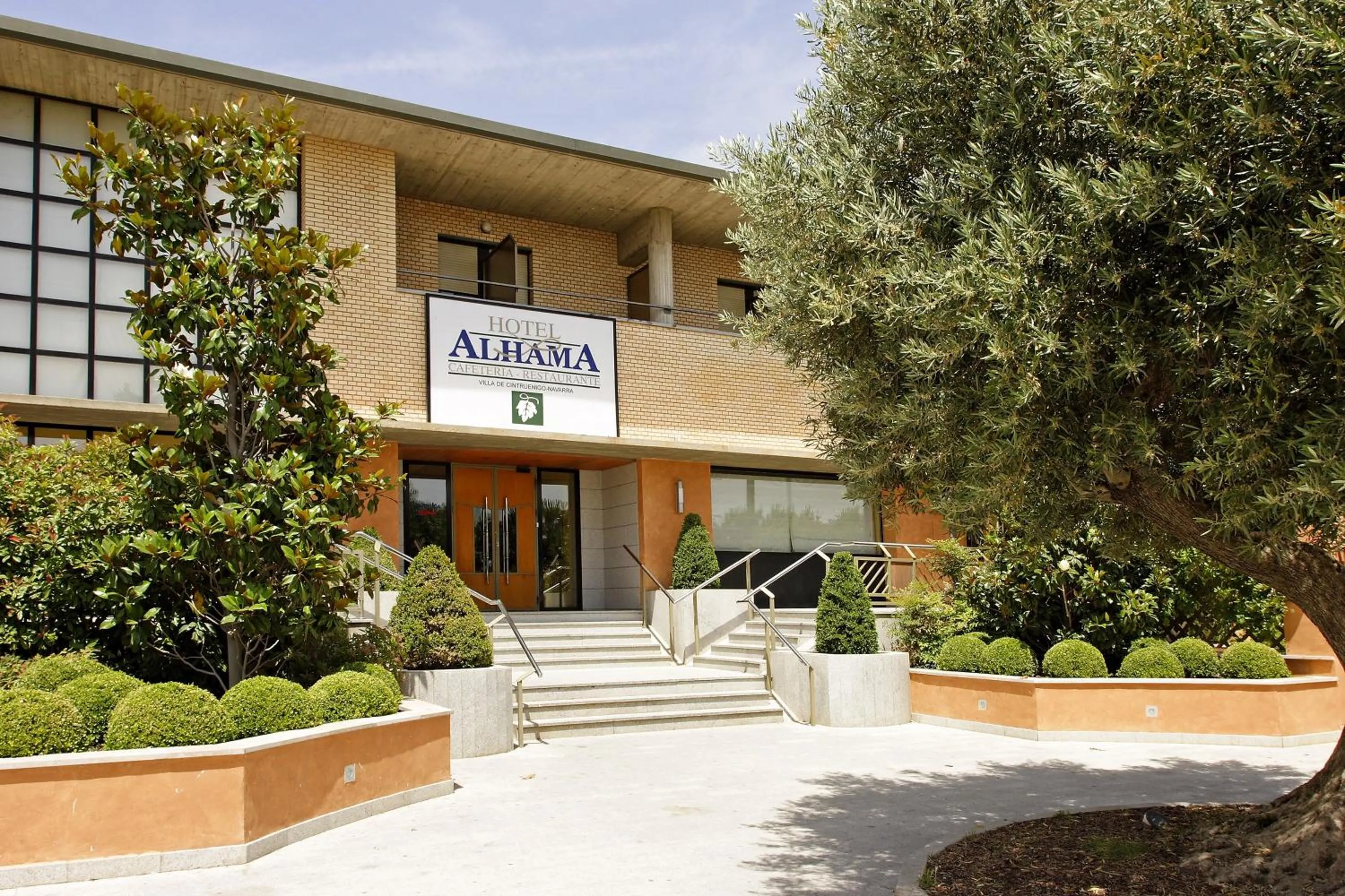 Facade/entrance in Hotel Alhama