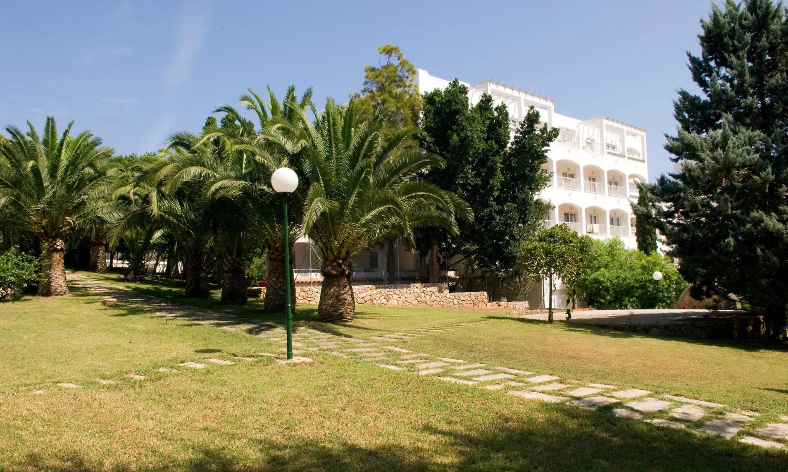 Facade/entrance in OLA Apartamentos Cala d'Or