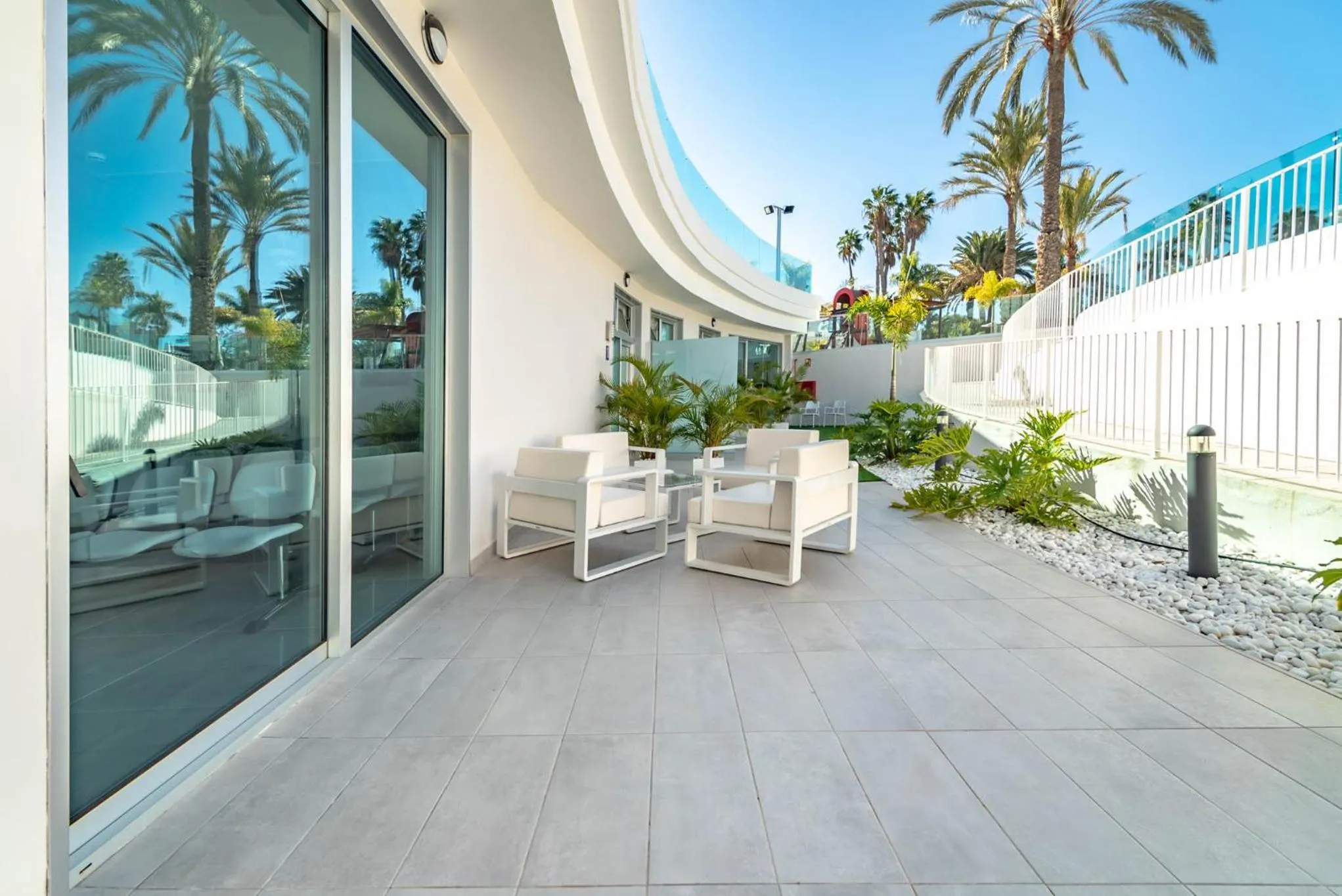 Patio in Hotel LIVVO Dunagolf Suites