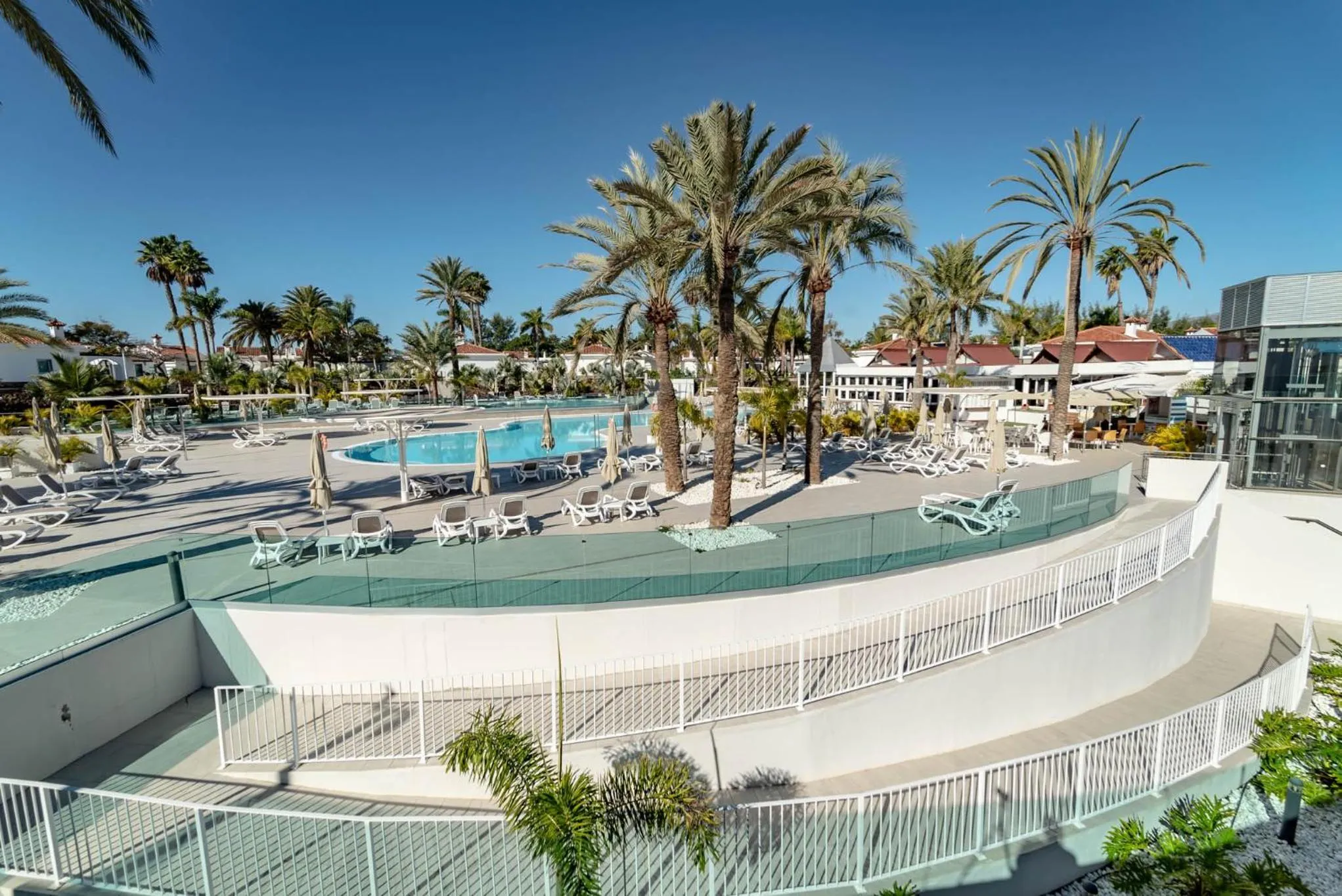 Pool view in Hotel LIVVO Dunagolf Suites